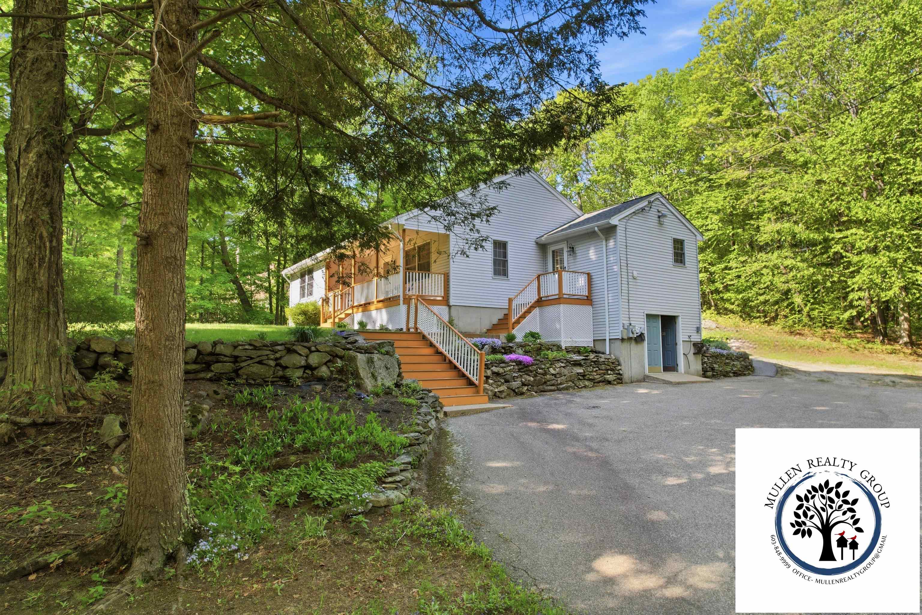 83 Hampstead Rd, Sandown, NH 03873