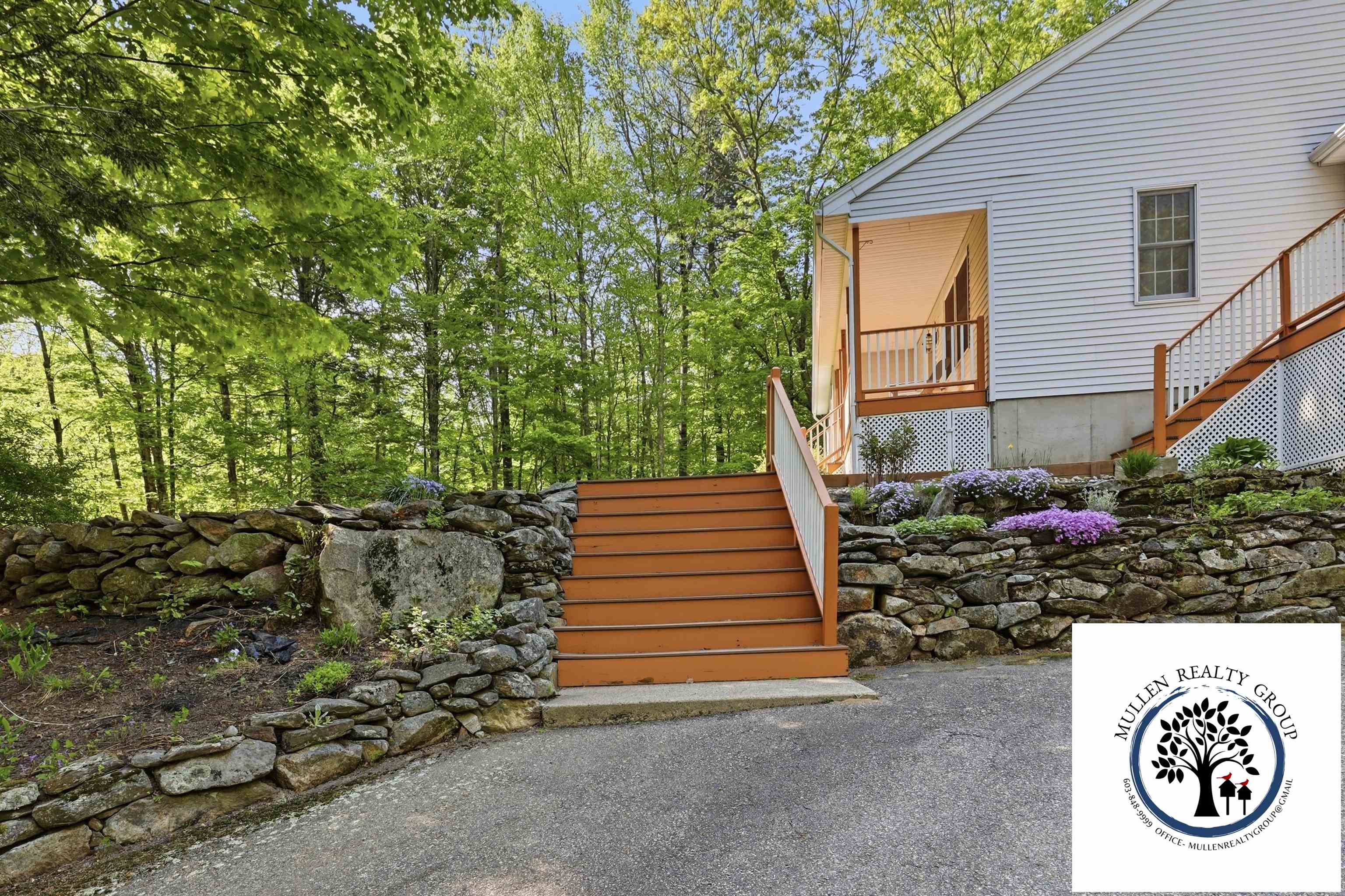 83 Hampstead Rd, Sandown, NH 03873