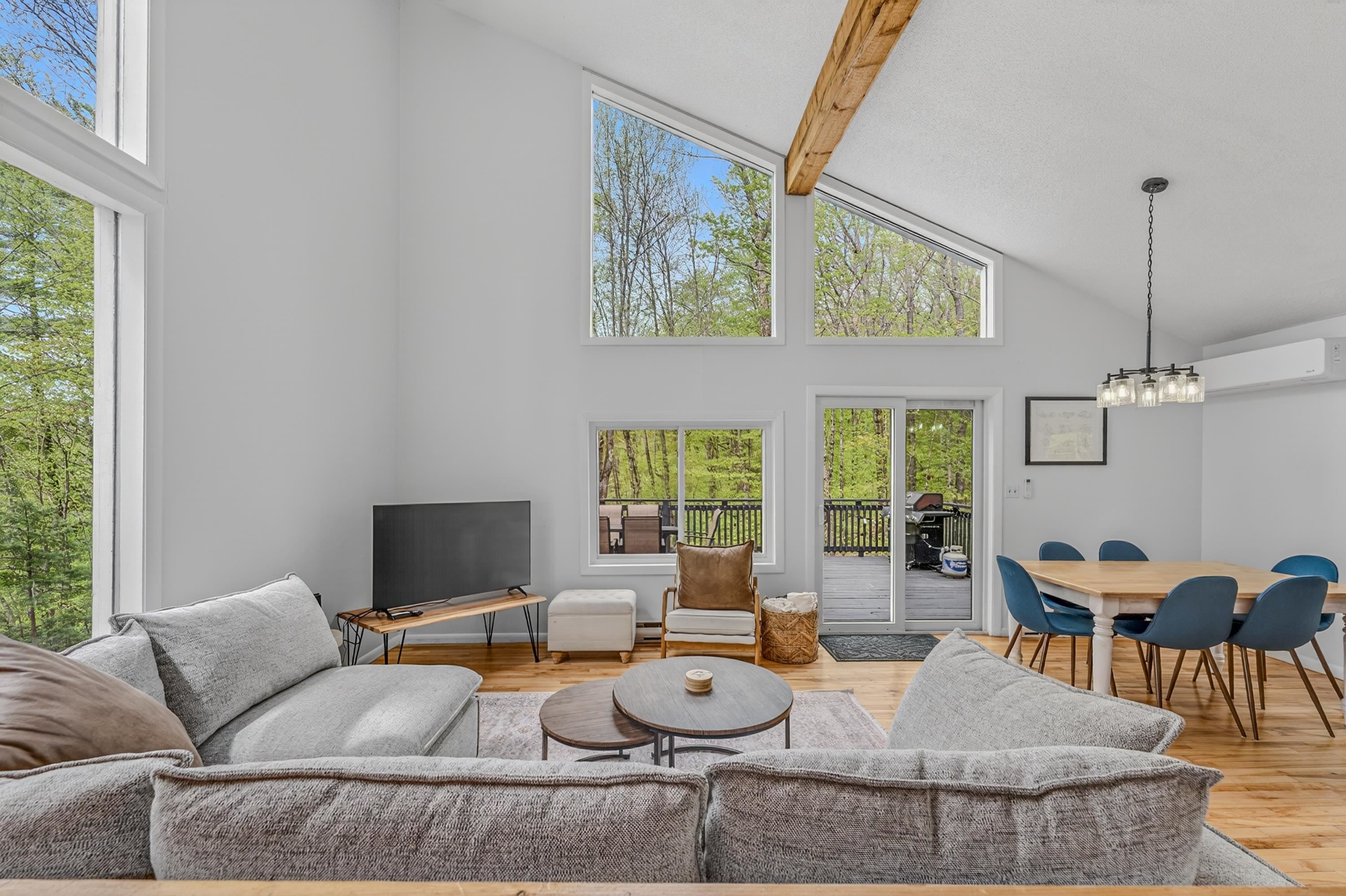 5 Bell Valley Rd, Campton, NH 03223