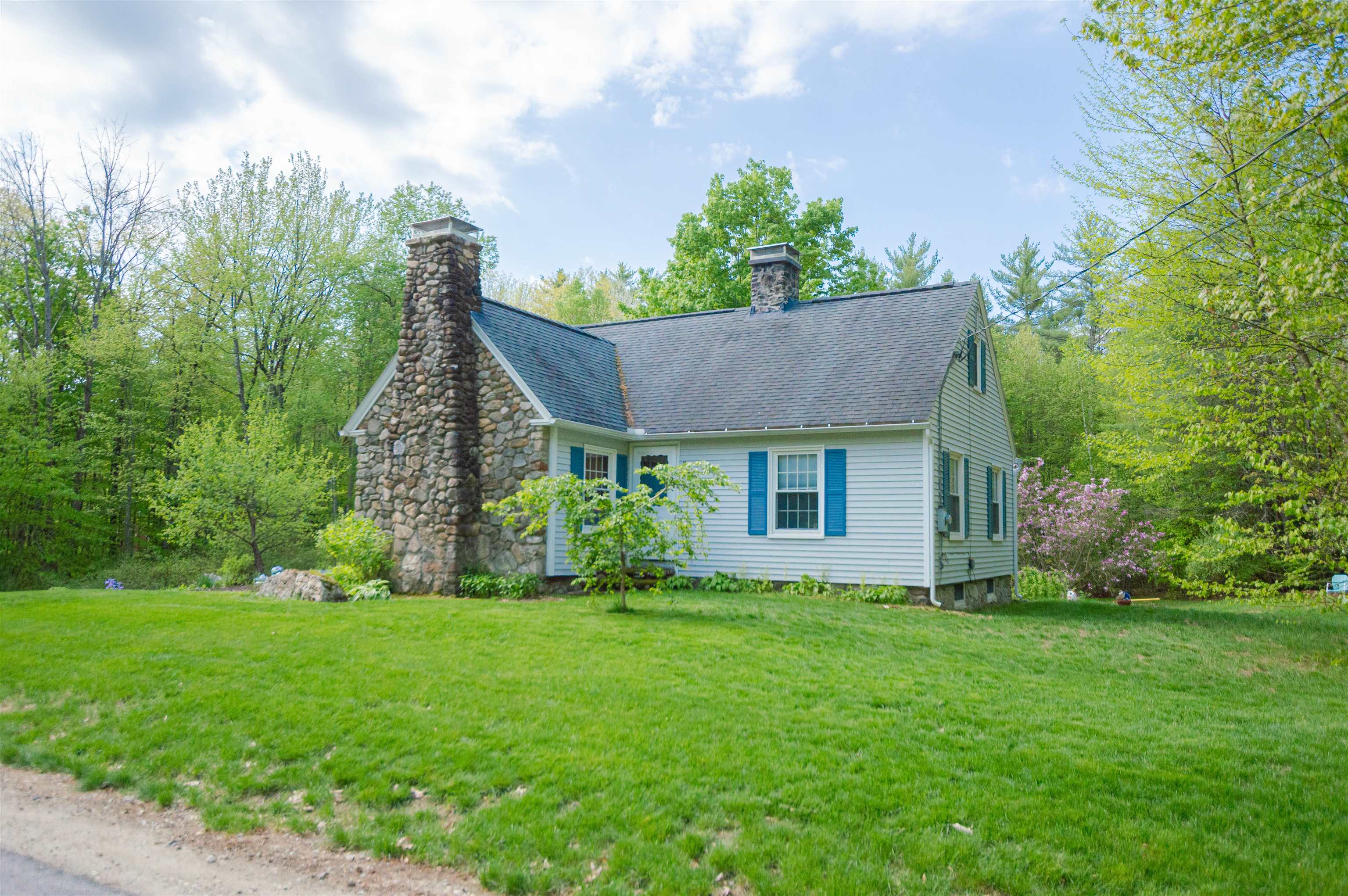 1038 Farrington Corner Rd, Hopkinton, NH 03229