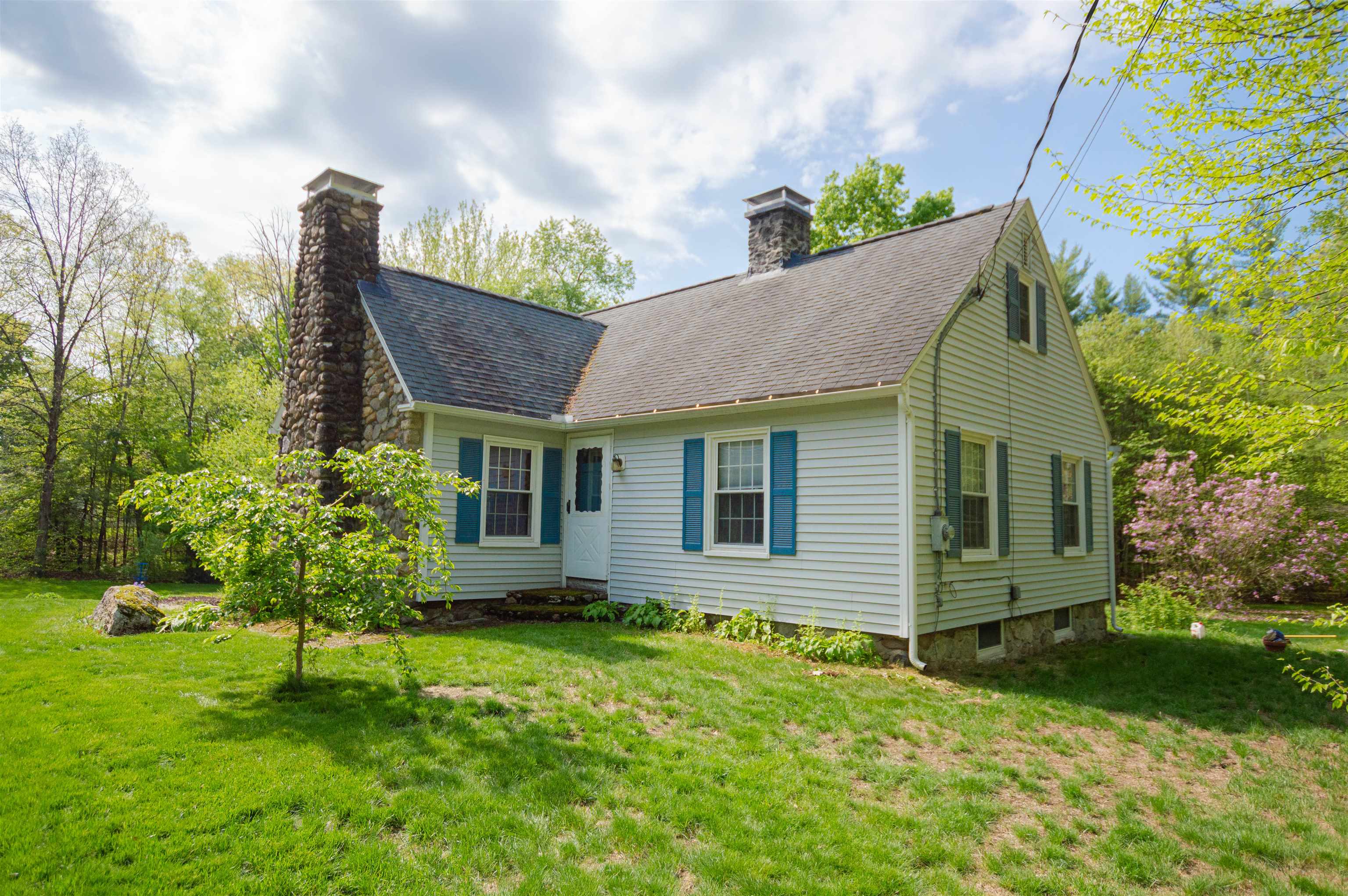 1038 Farrington Corner Rd, Hopkinton, NH 03229
