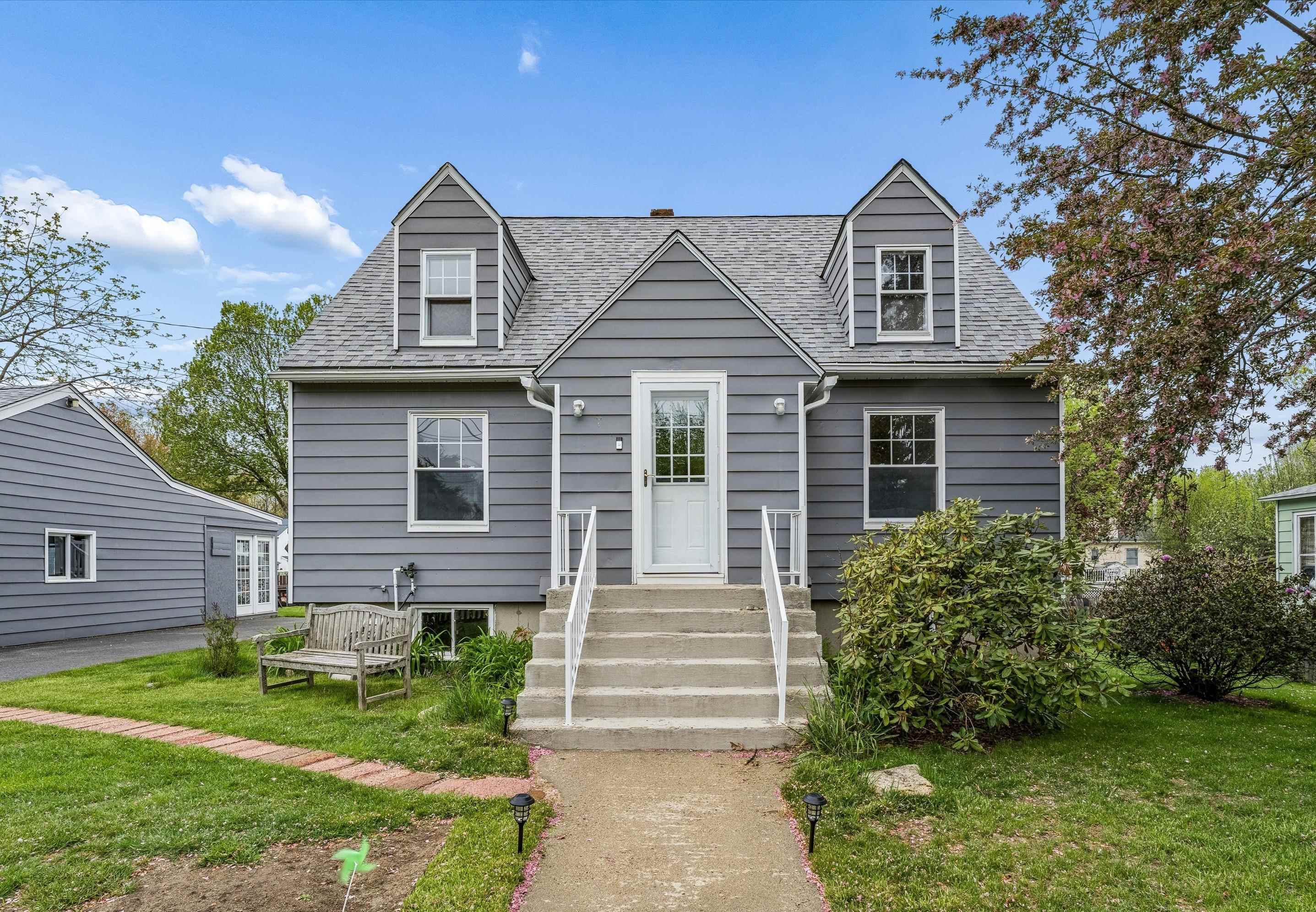 24 Hiler St, Manchester, NH 03109