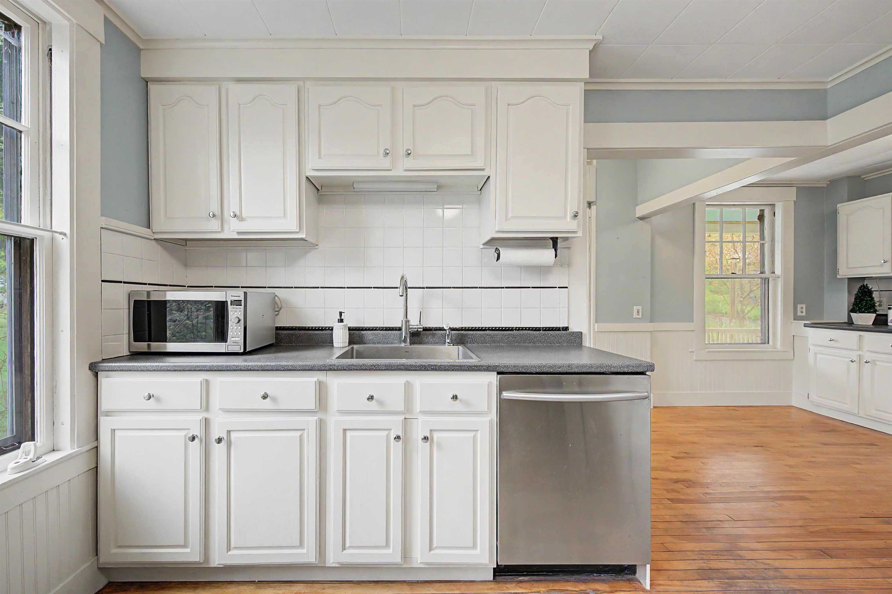 85 Cheney St, Newport, NH 03773
