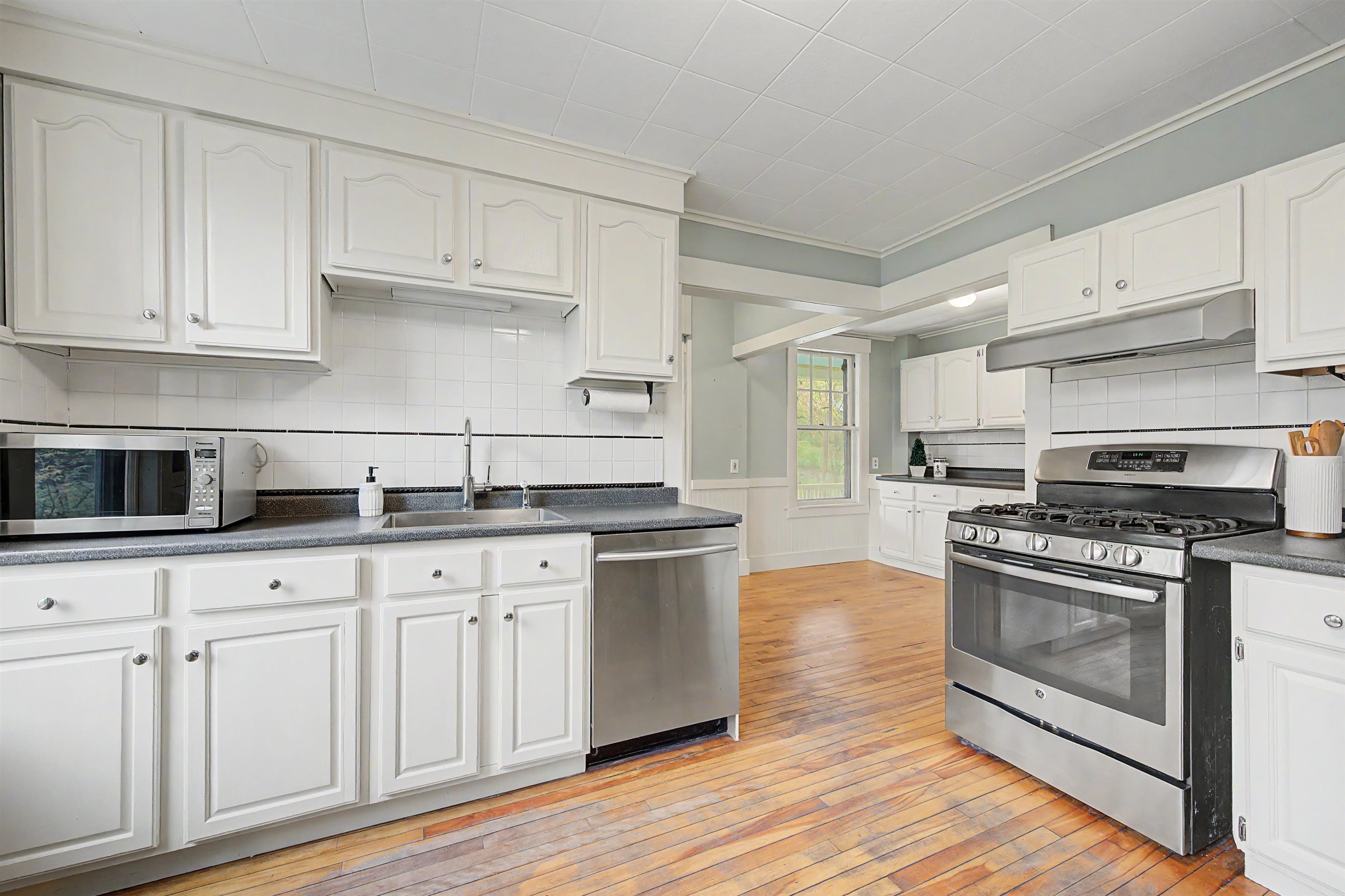 85 Cheney St, Newport, NH 03773