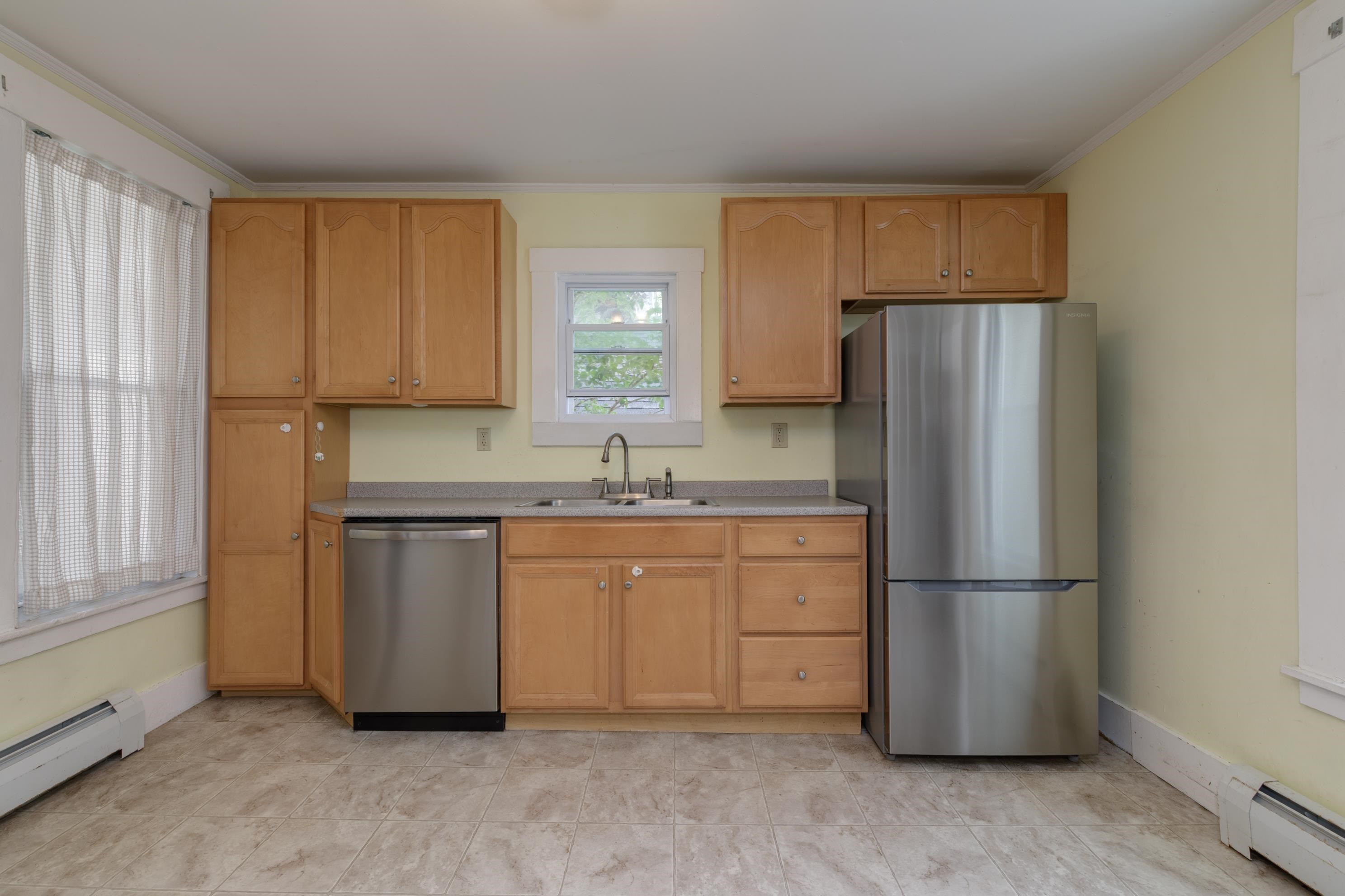 51 Laurel St, Concord, NH 03301