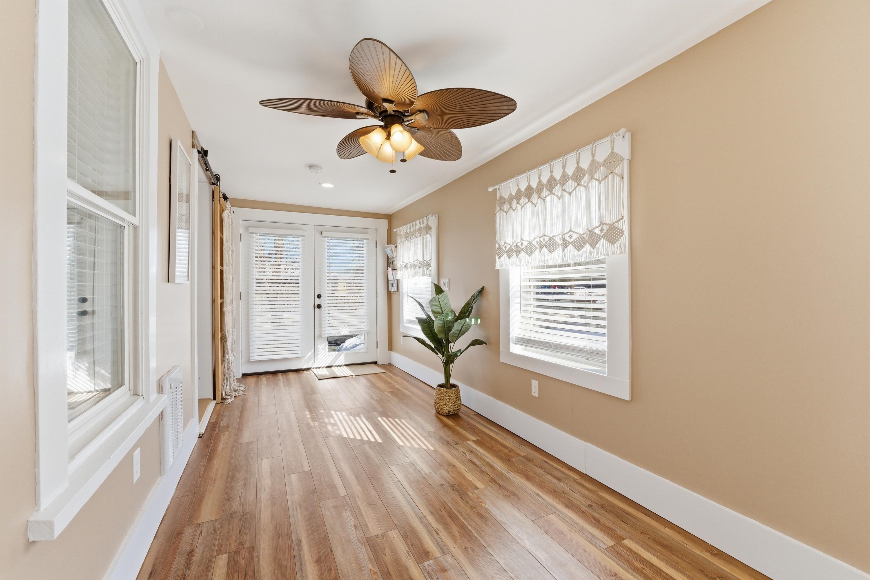 96 Lafayette Rd, Hampton Falls, NH 03844