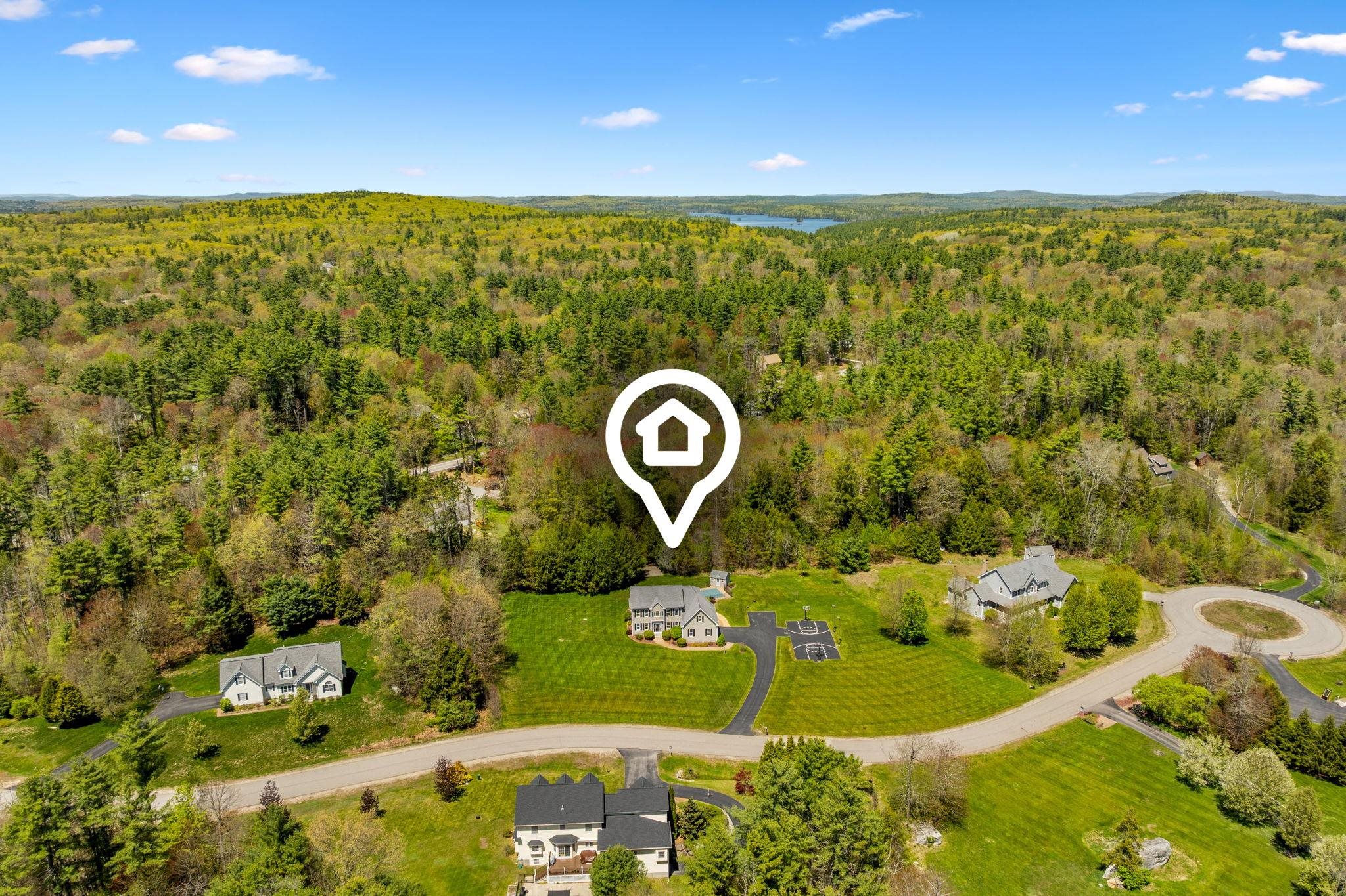 17 Mcqueston Dr, Auburn, NH 03032