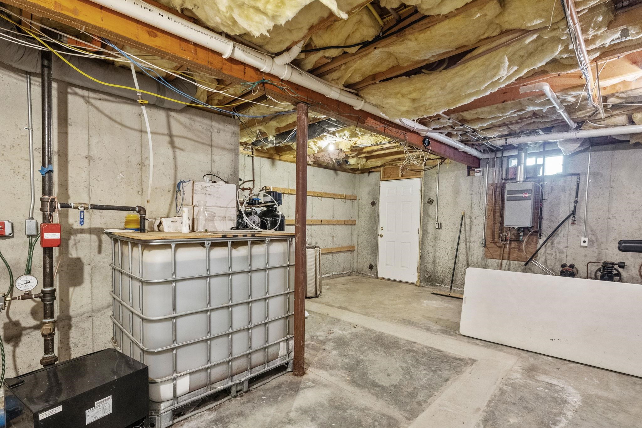 17 Mcqueston Dr, Auburn, NH 03032