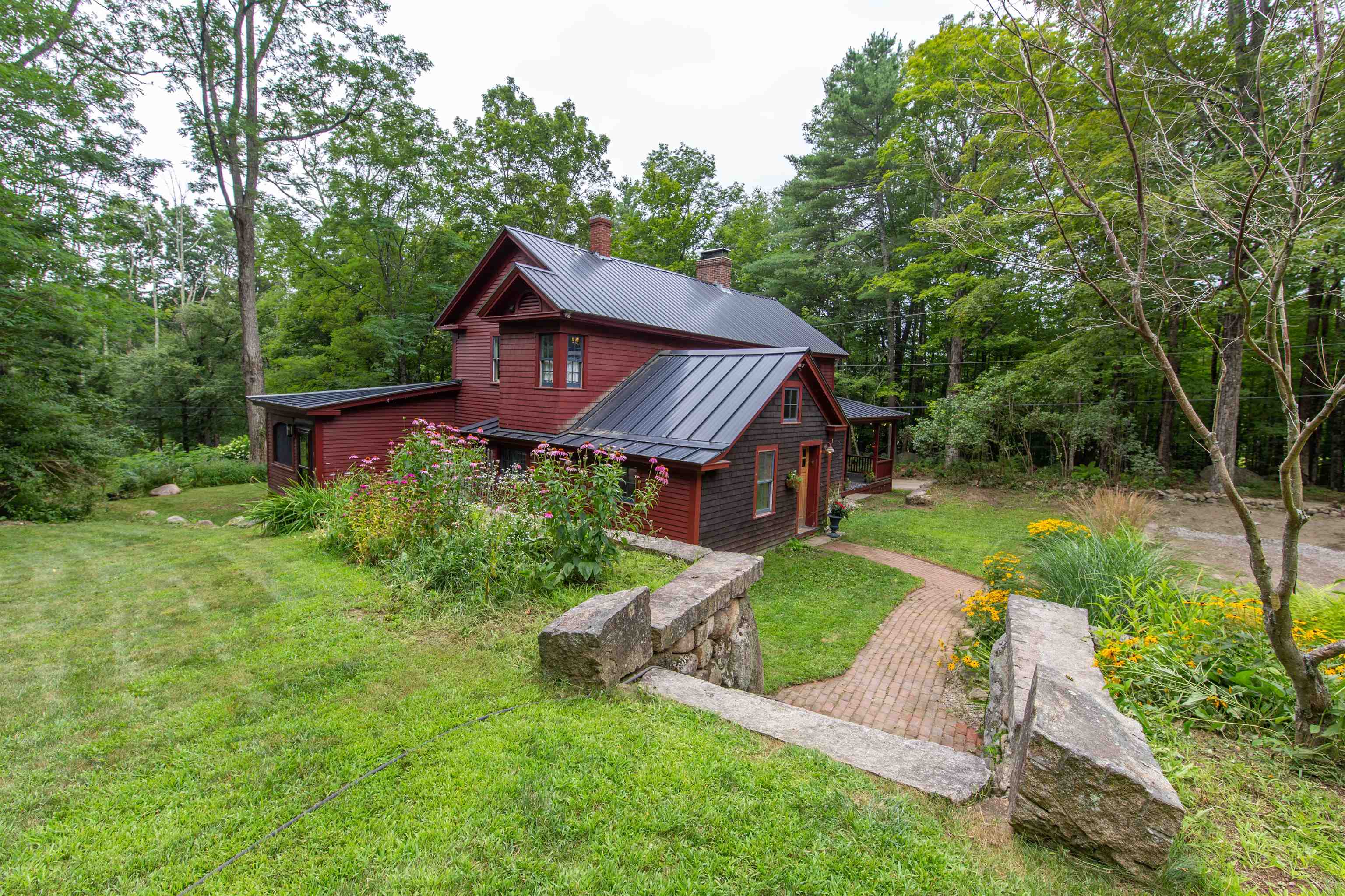 314 Old Mail Rd, Tamworth, NH 03886