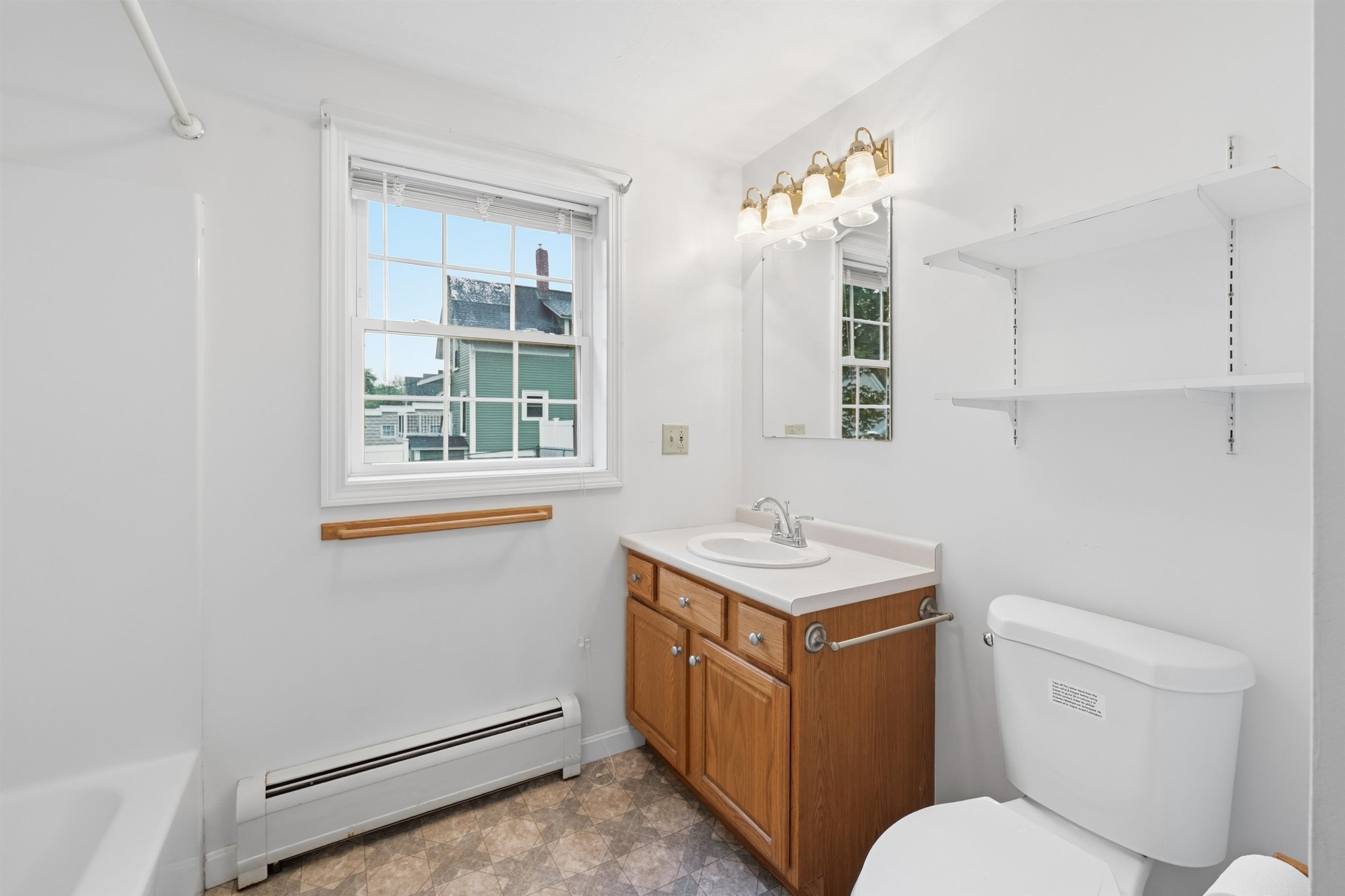 27 Clinton St, Concord, NH 03301