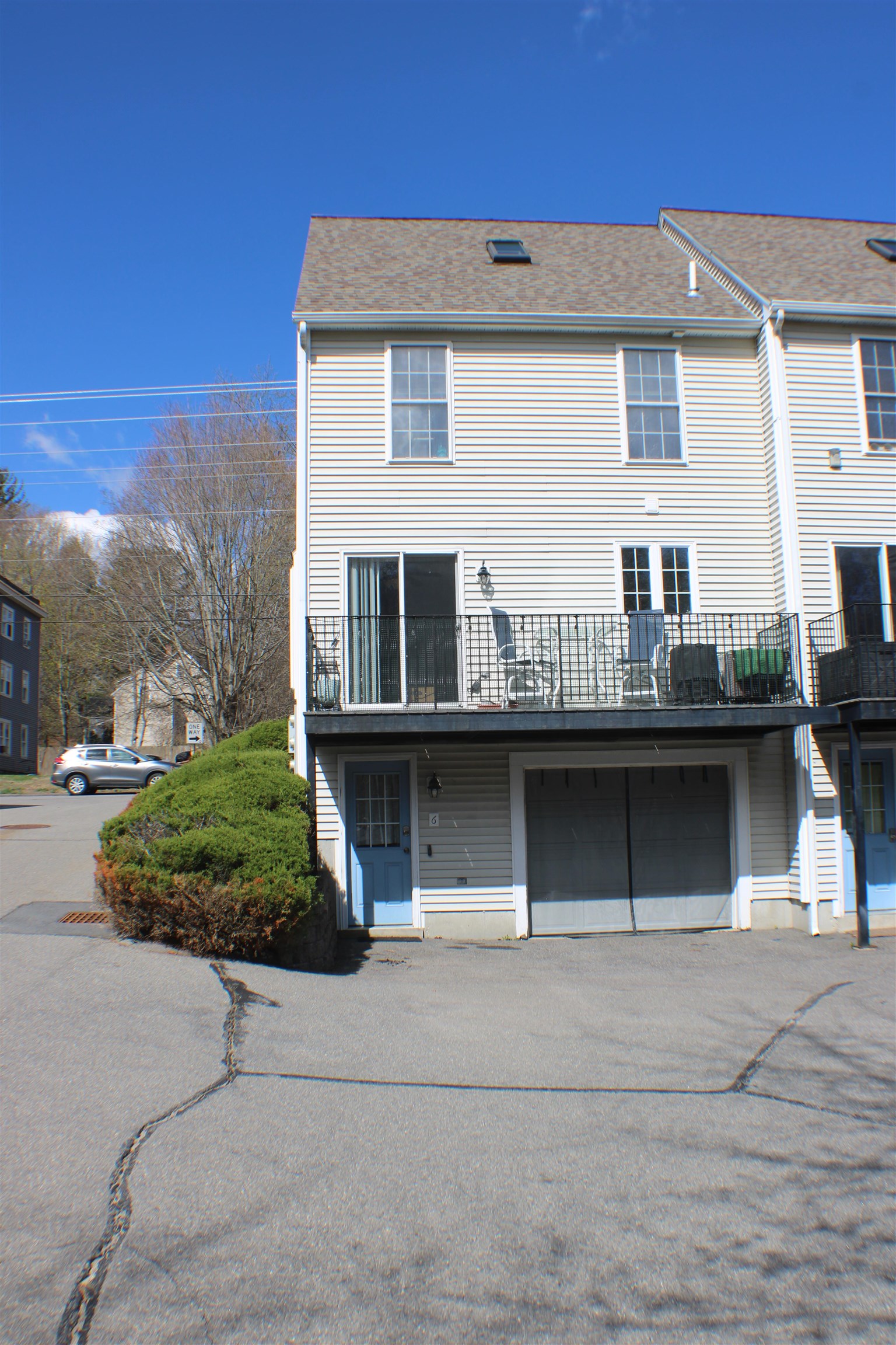 15 Elm St #6, Derry, NH 03038