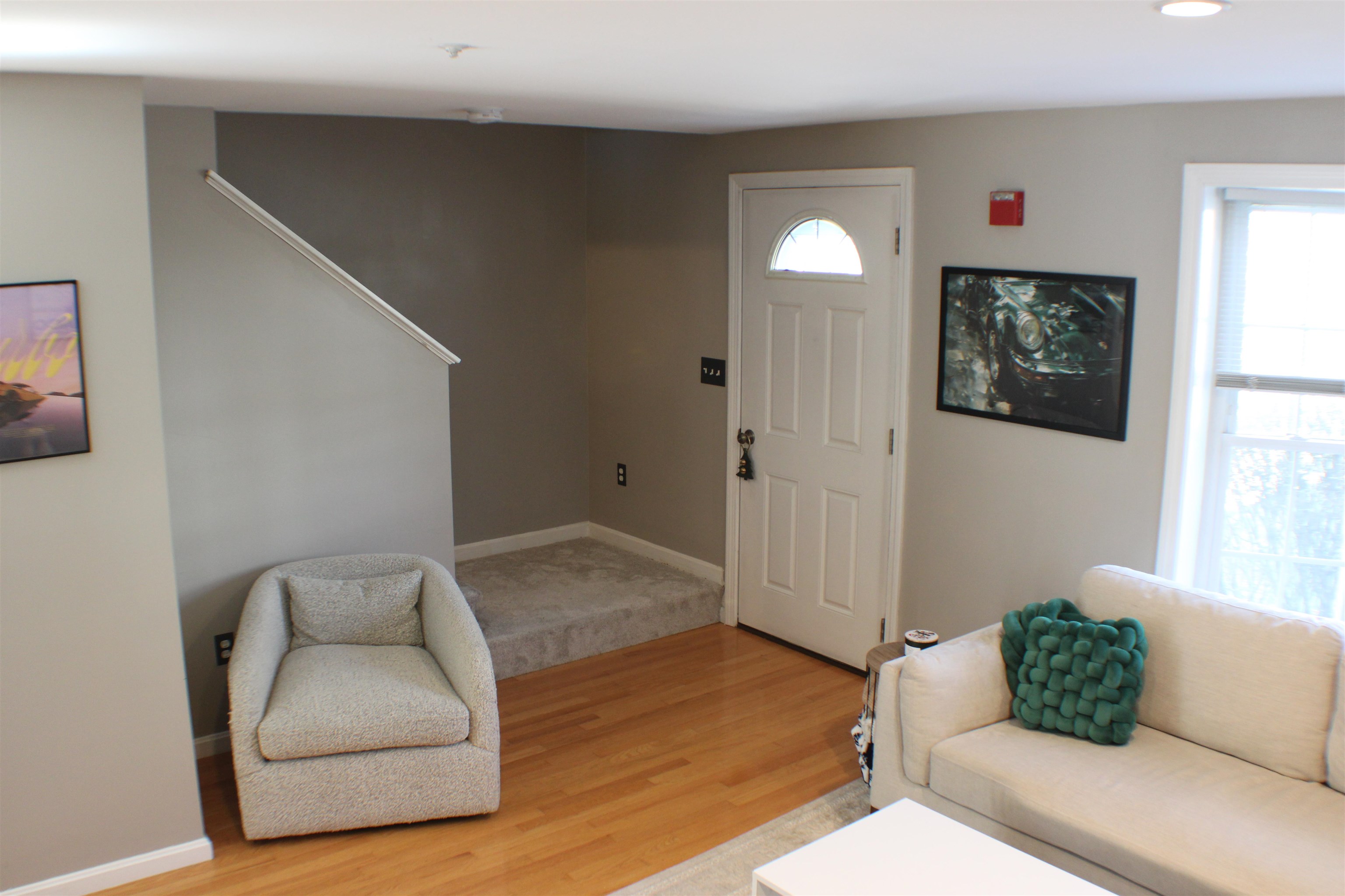 15 Elm St, Derry, NH 03038