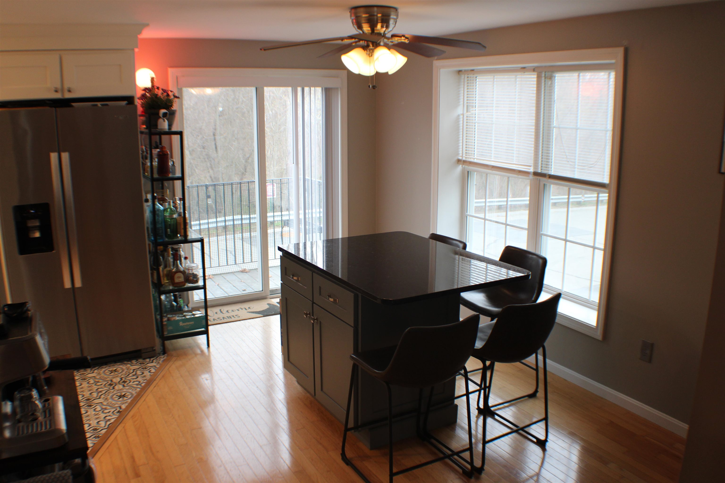 15 Elm St, Derry, NH 03038