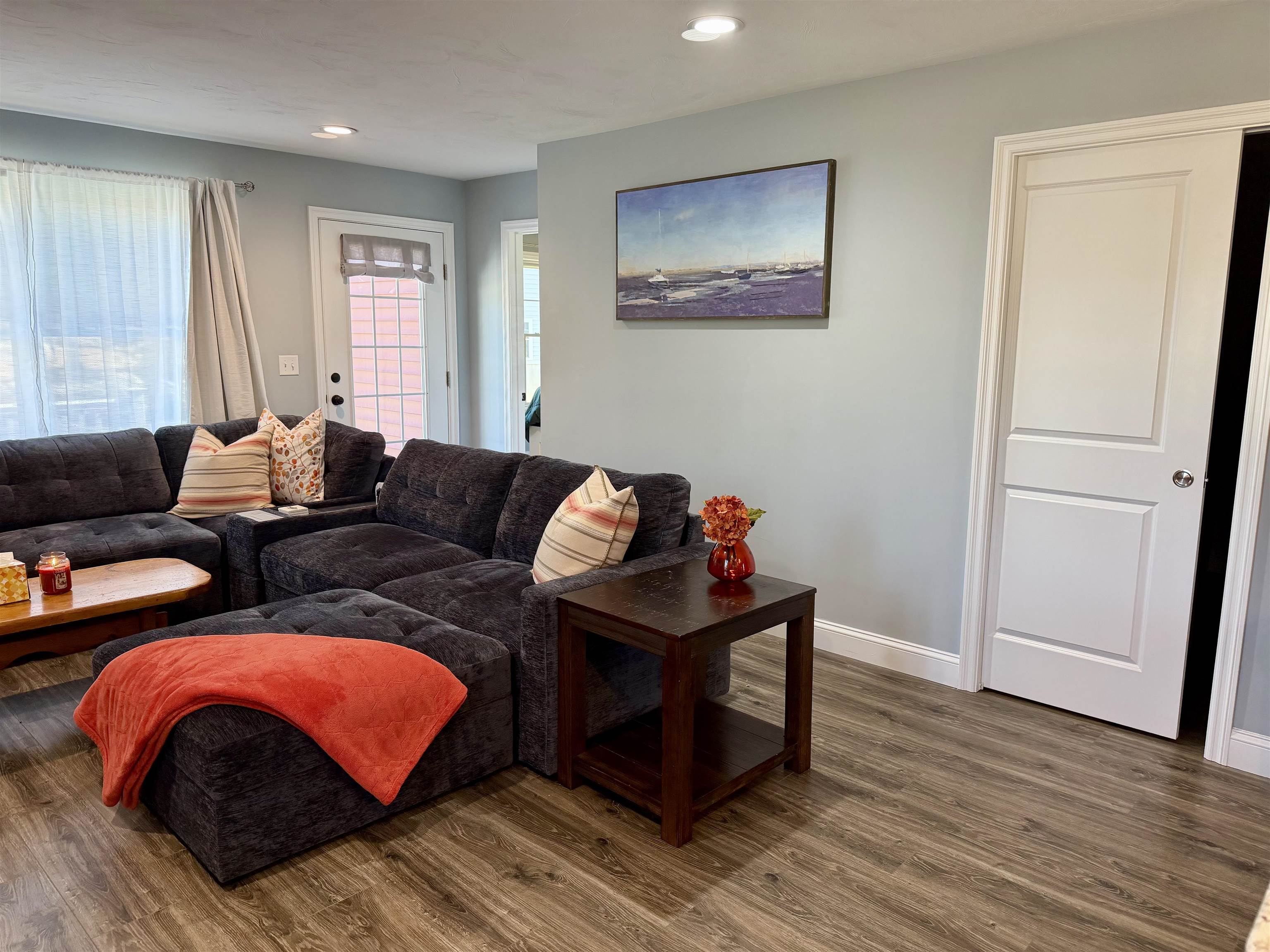 Showing pocket door to laundry room.