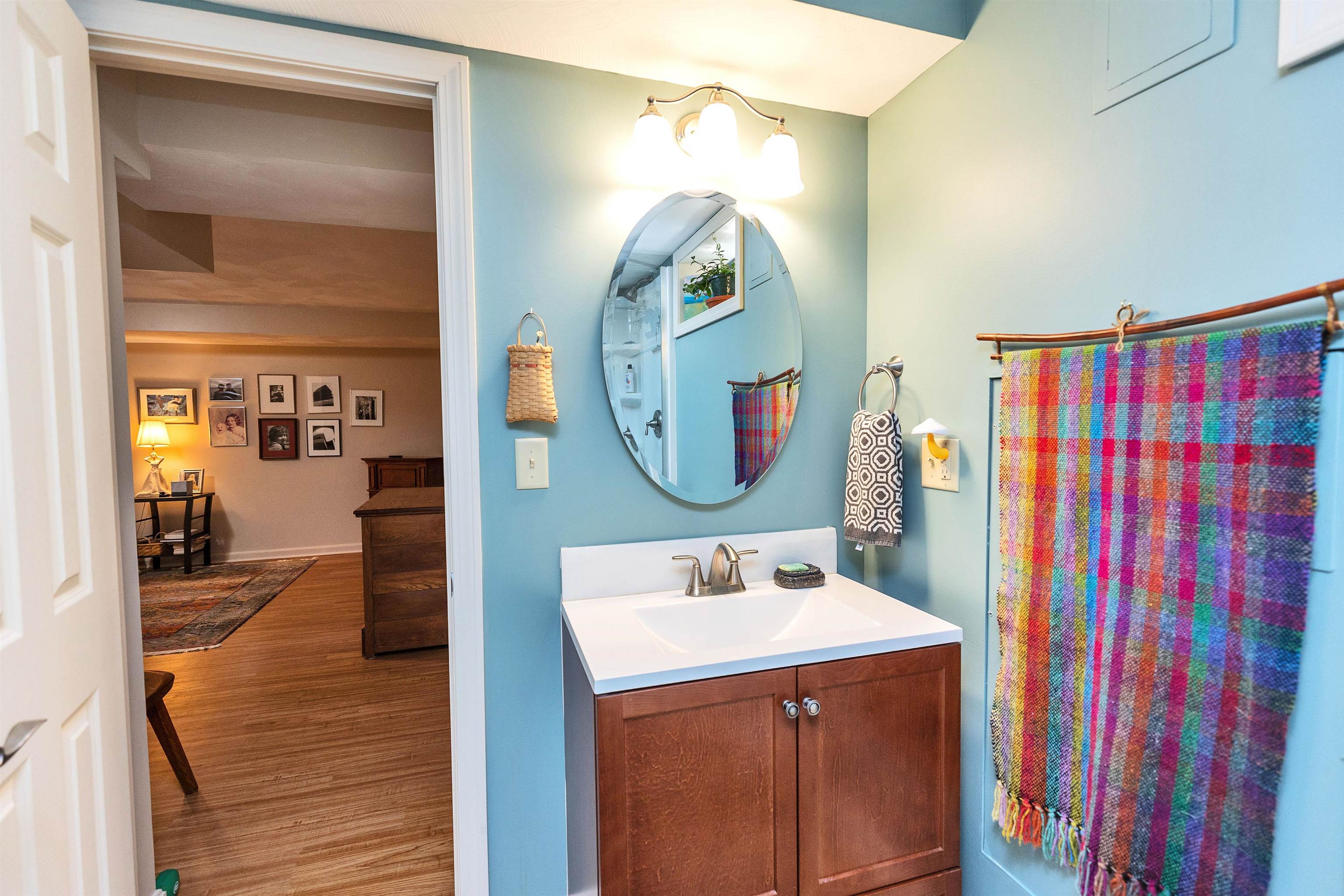 12 Colonial Sq, Peterborough, NH 03458