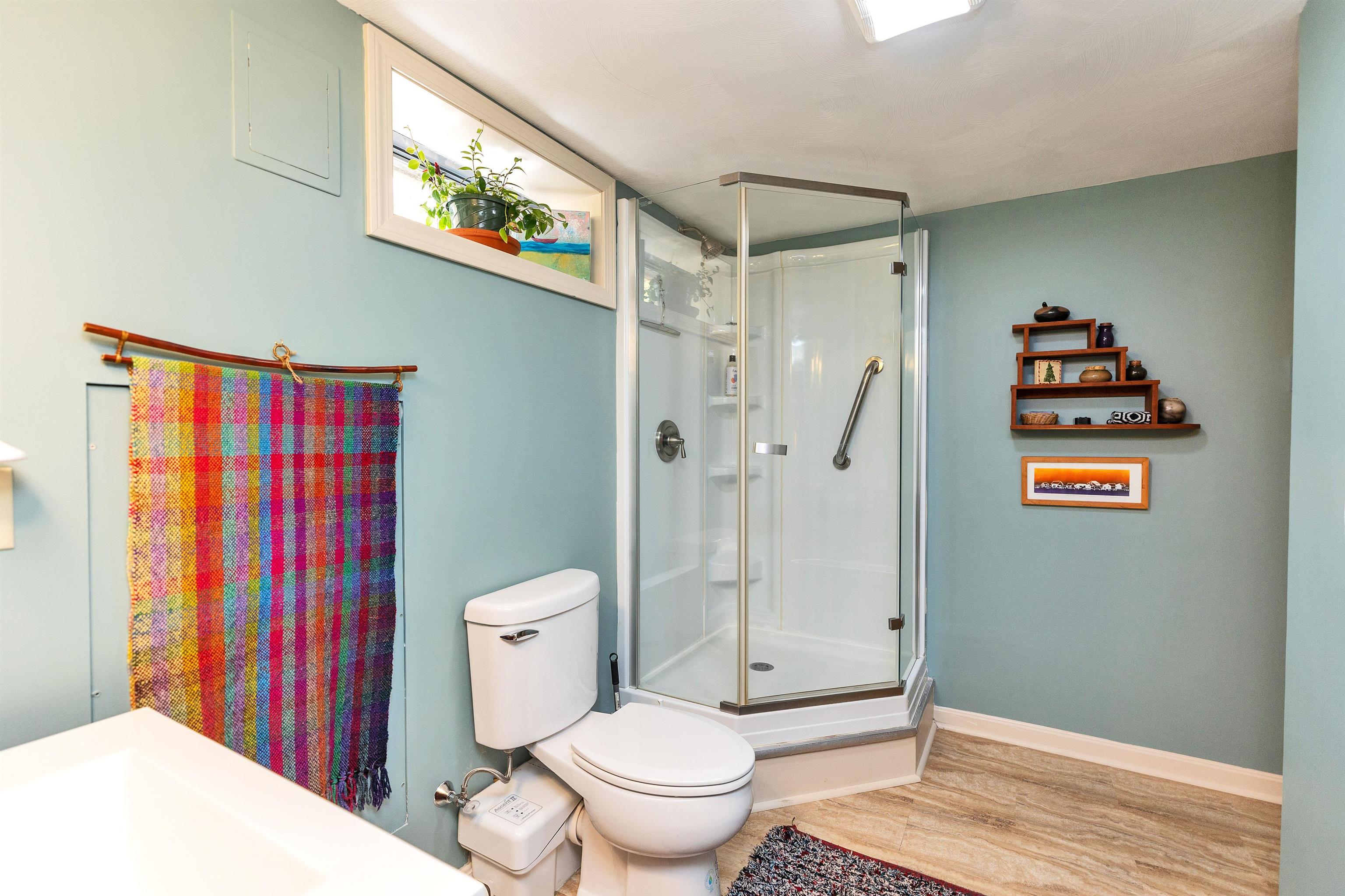 12 Colonial Sq, Peterborough, NH 03458