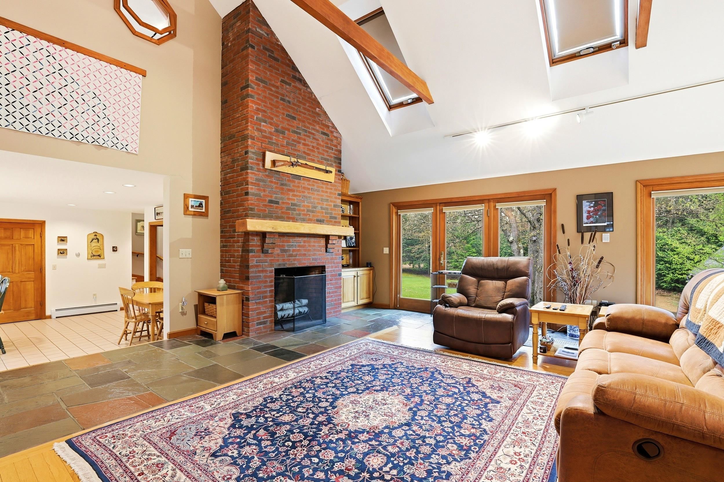 35 Turnpike Rd, Sharon, NH 03458