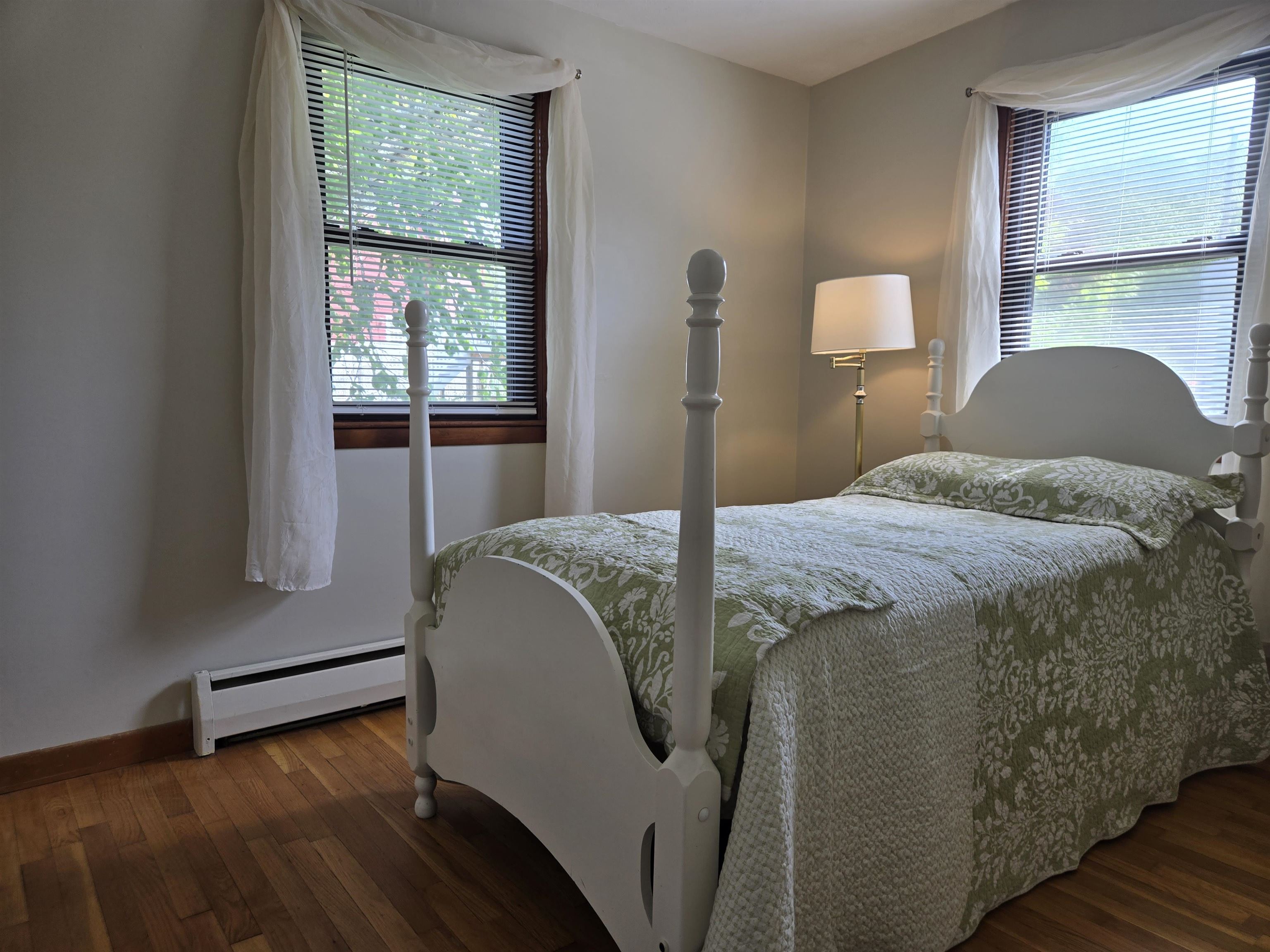 776 Bridge St, Manchester, NH 03104-5449