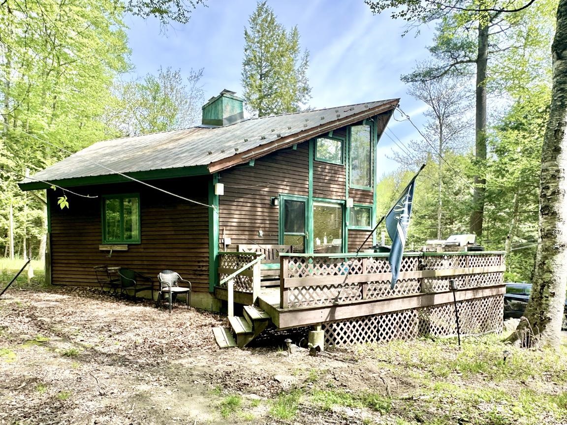 4 Sam Hall Dr, Plymouth, NH 03264
