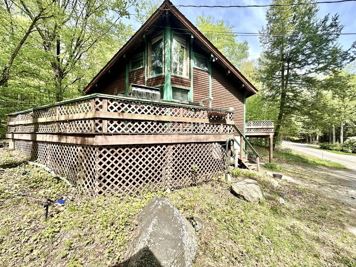 4 Sam Hall Dr, Plymouth, NH 03264