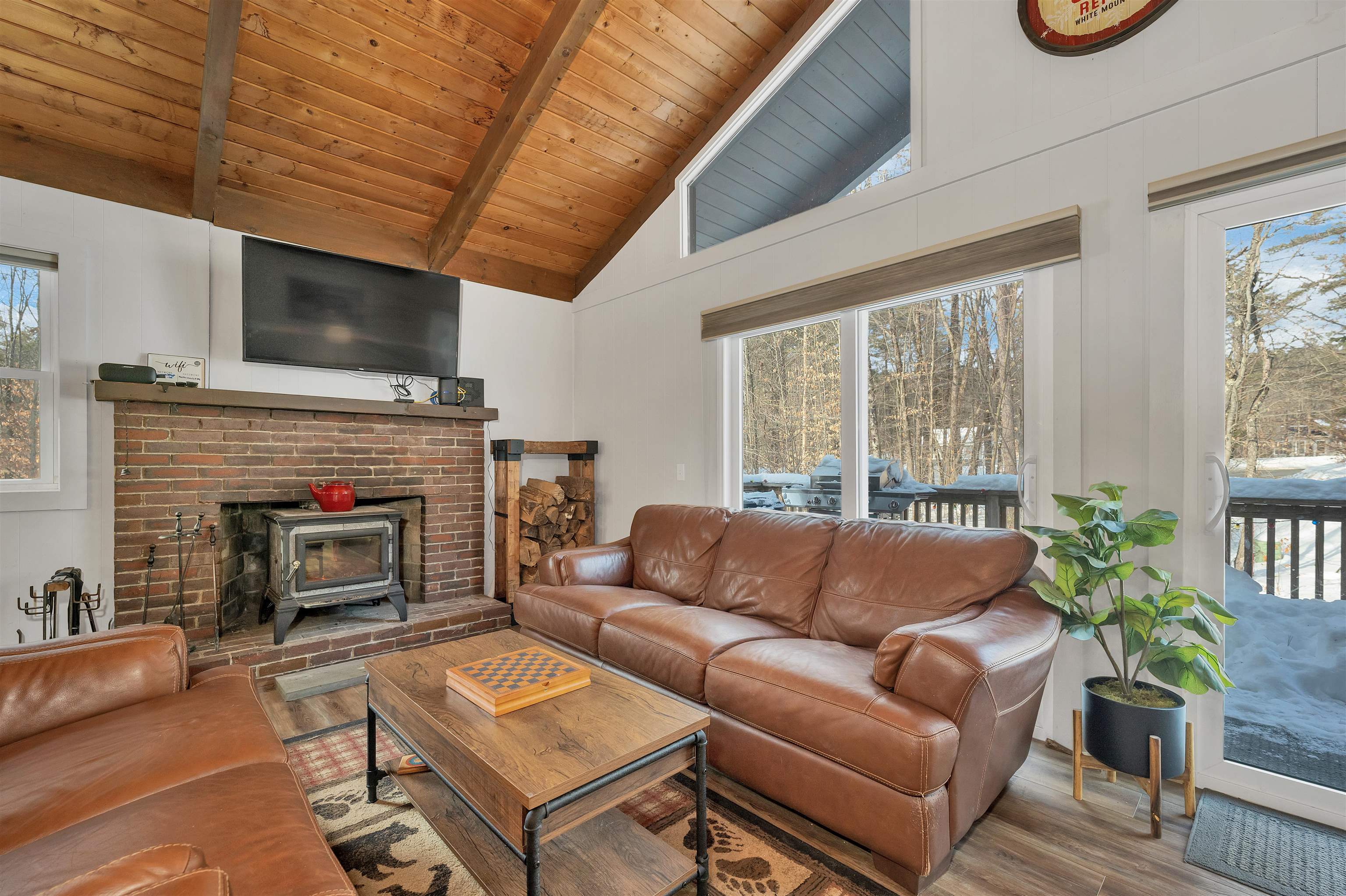 41 Tabor Cir, Albany, NH 03838