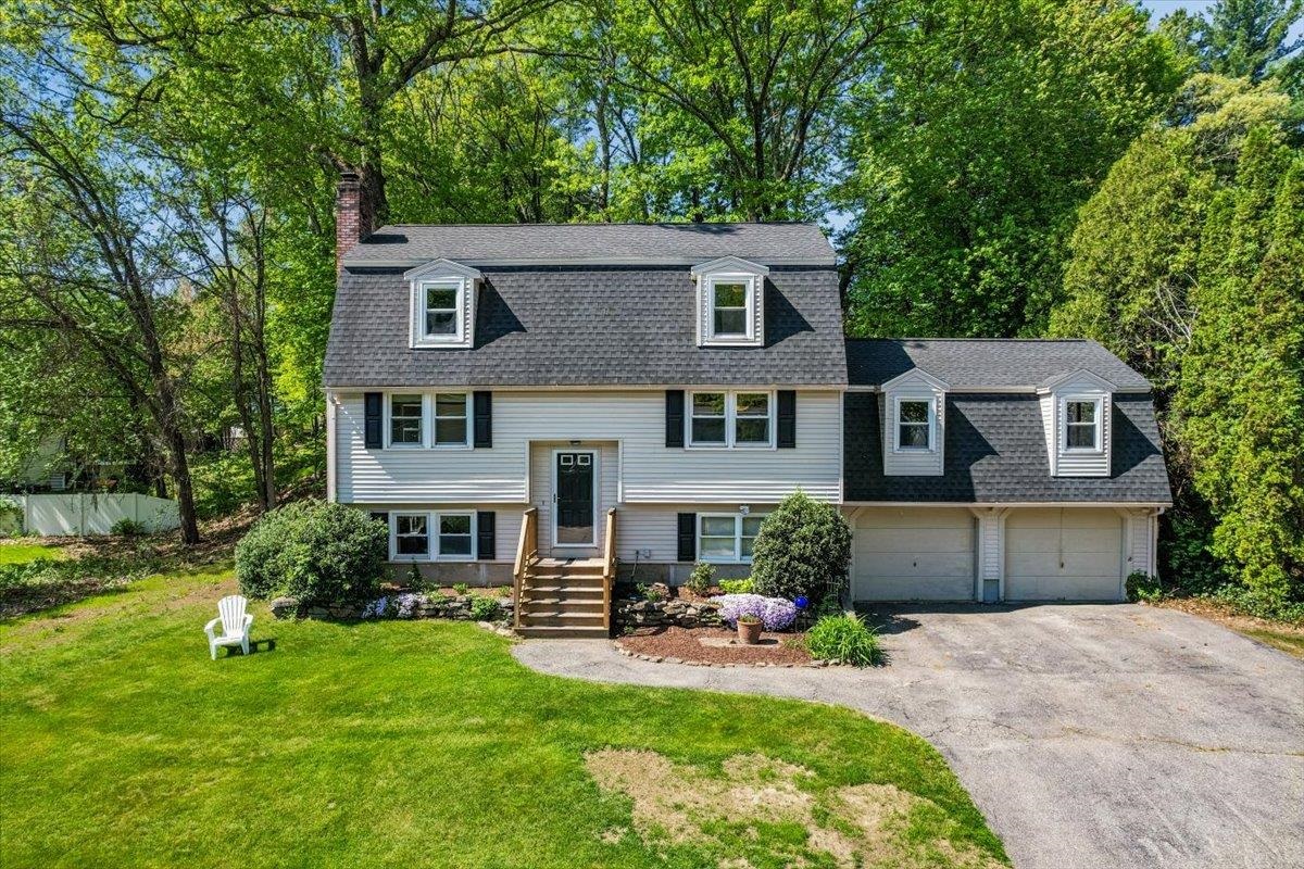 6 Nutmeg Dr, Nashua, NH 03062