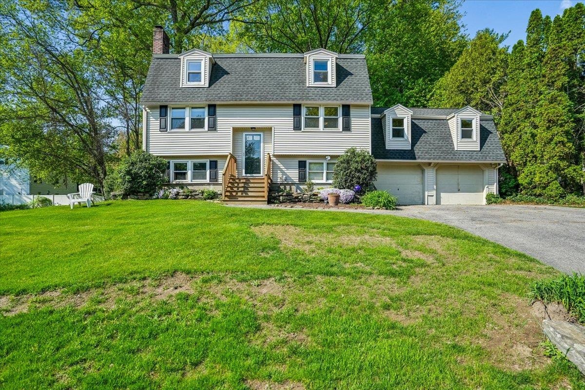 6 Nutmeg Dr, Nashua, NH 03062