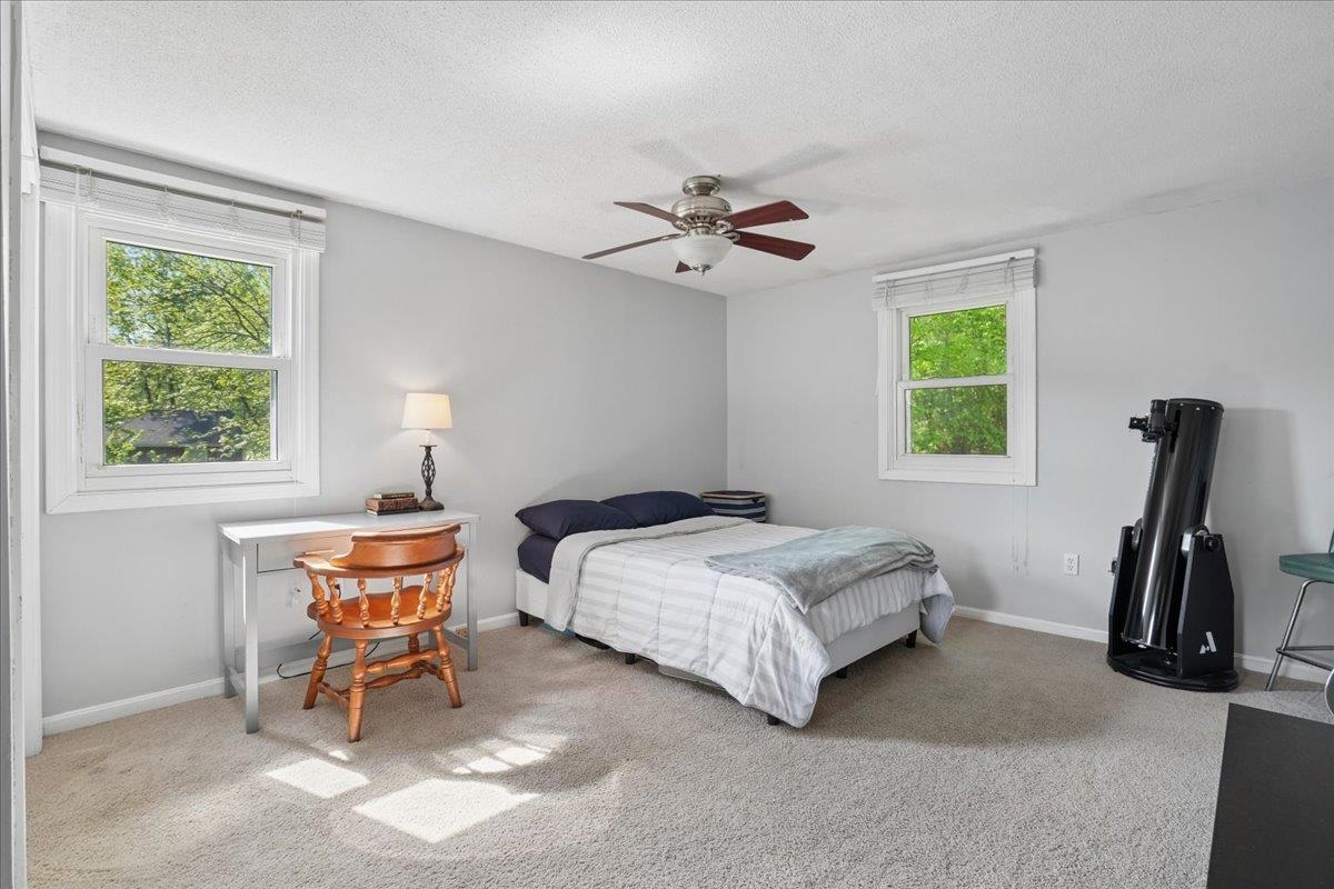 6 Nutmeg Dr, Nashua, NH 03062