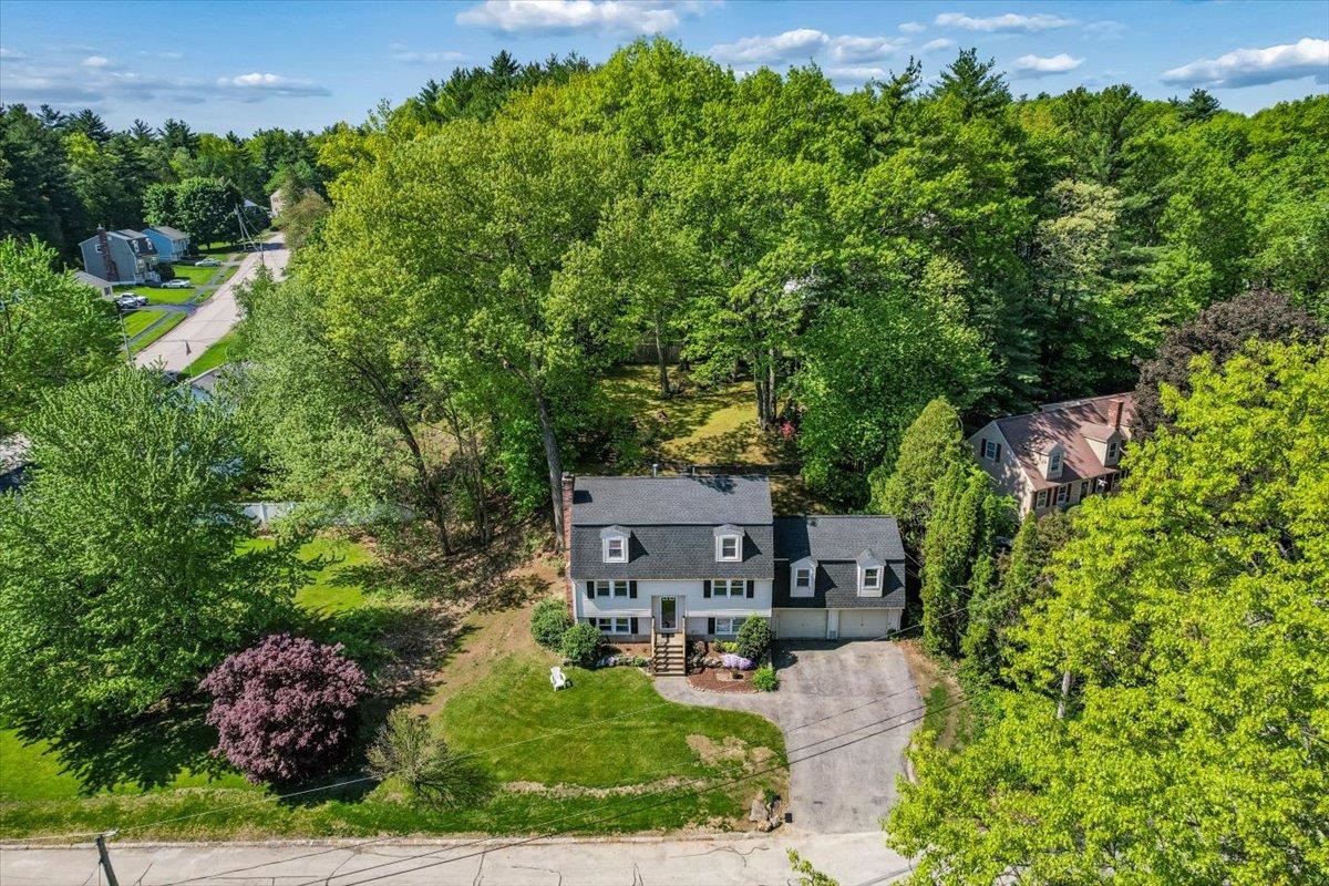 6 Nutmeg Dr, Nashua, NH 03062