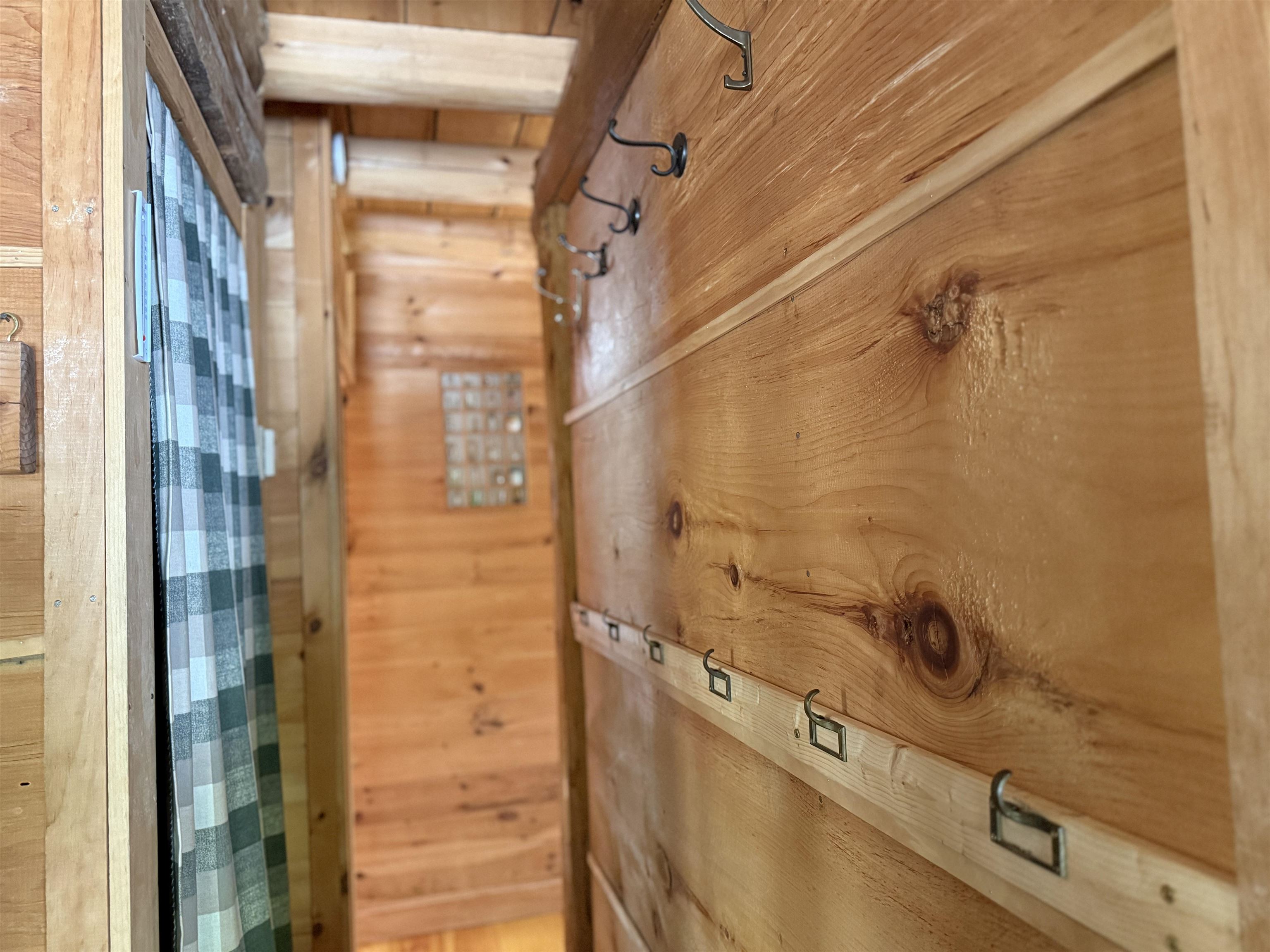 Storage Closet 25261574