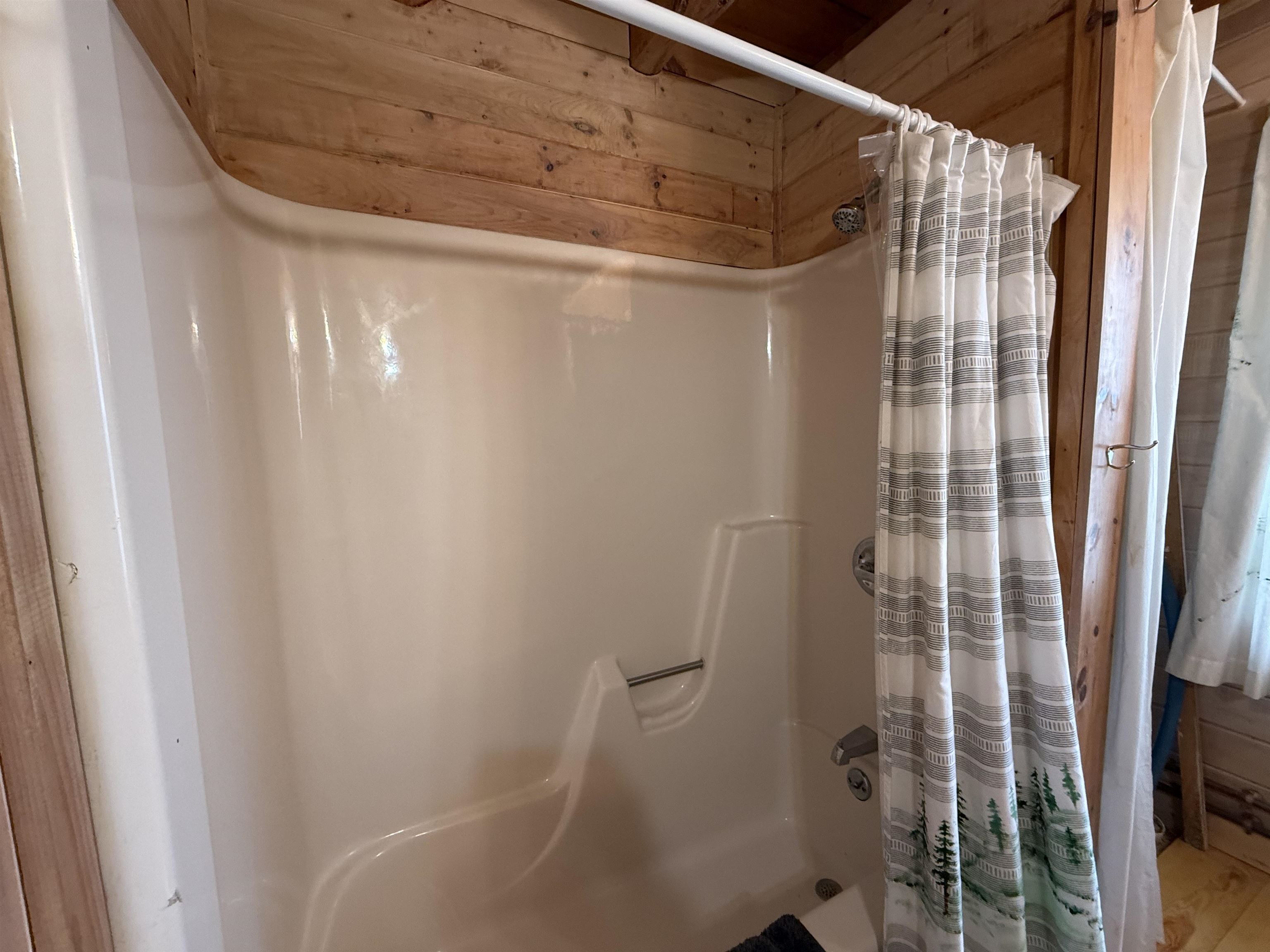 Full Bath 25261470