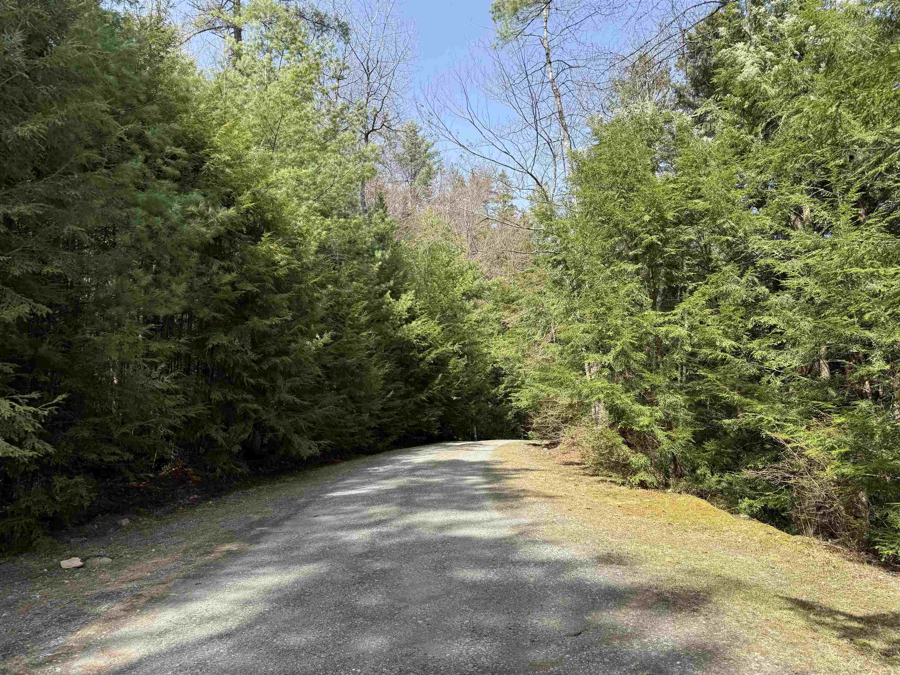 Long Driveway In 25281753