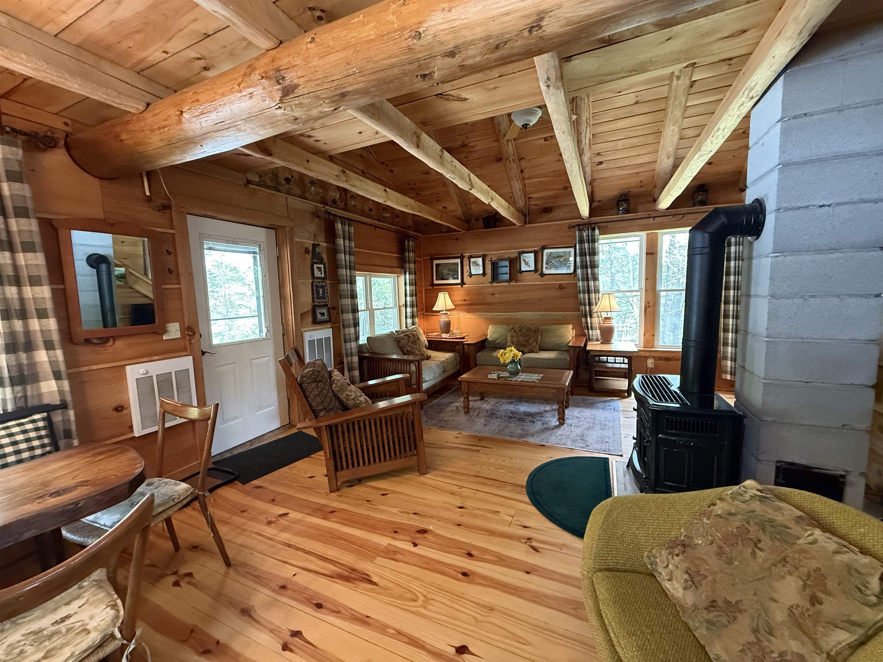 Open Kitchen/Living Area 25261497