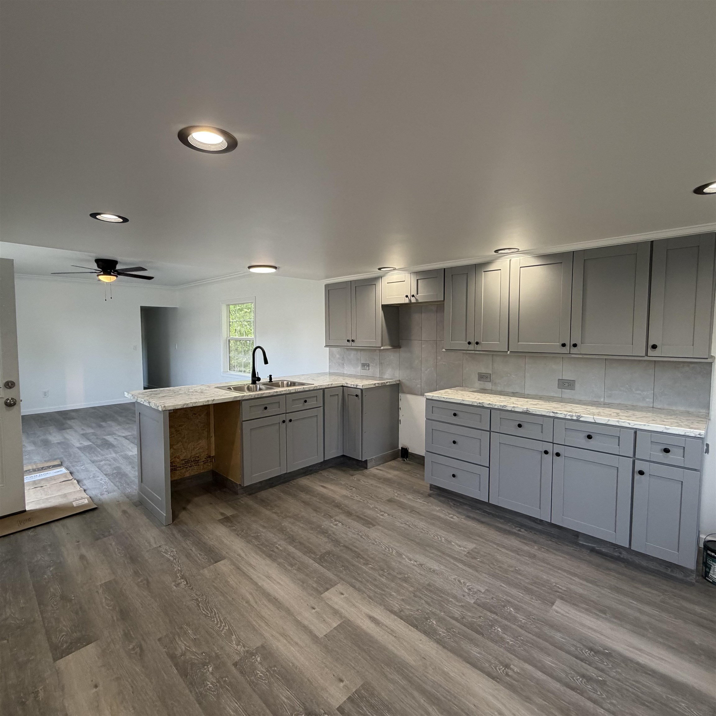 25 Riverview Dr, Rochester, NH 03867