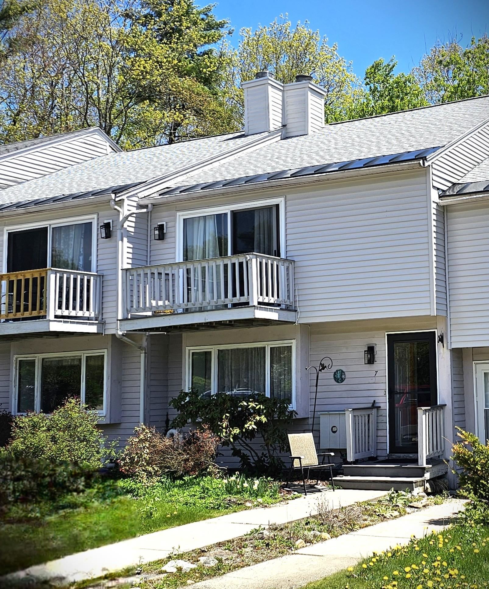 69 Birch Glen Dr, Bennington, NH 03442