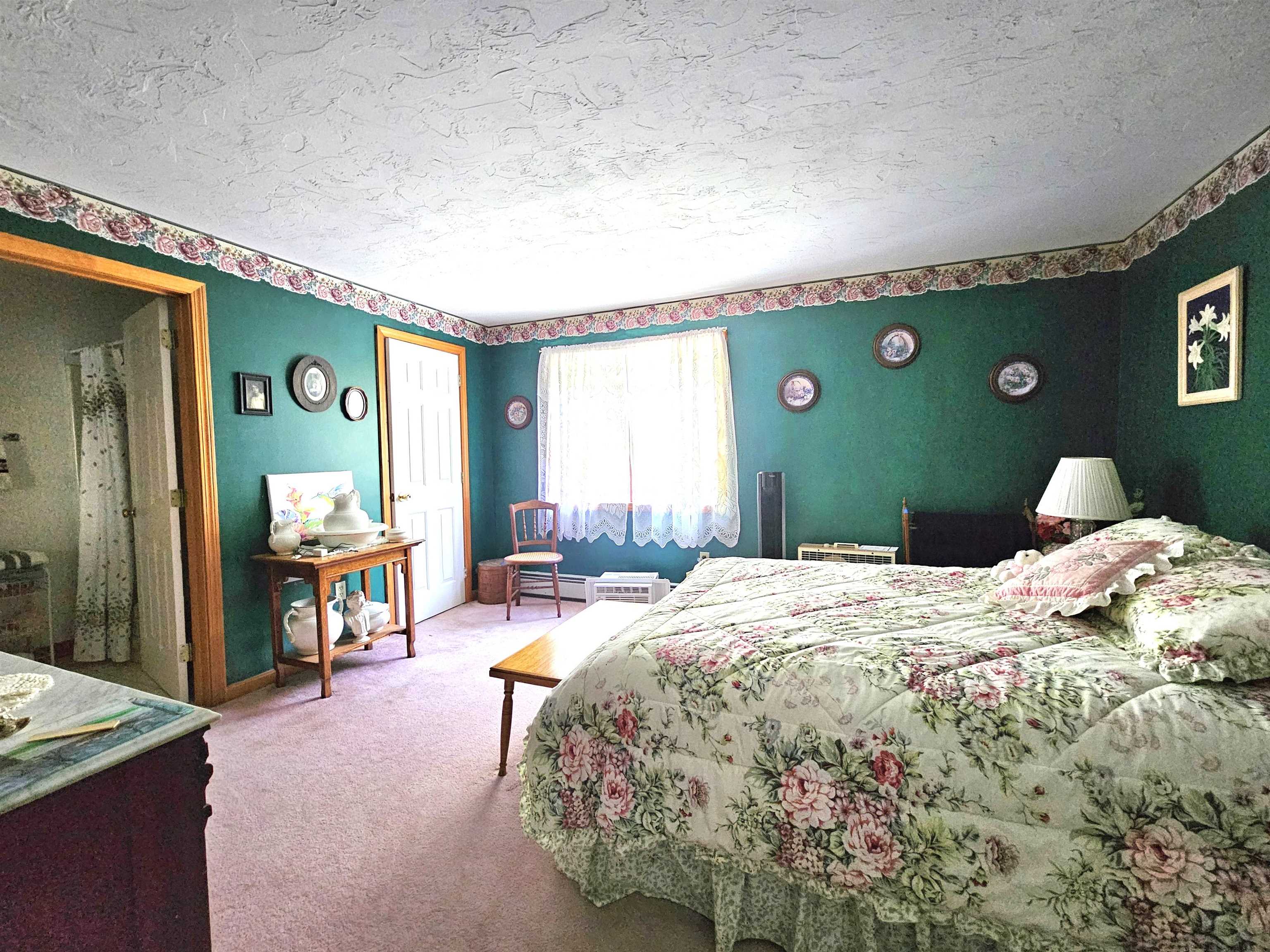 69 Birch Glen Dr, Bennington, NH 03442