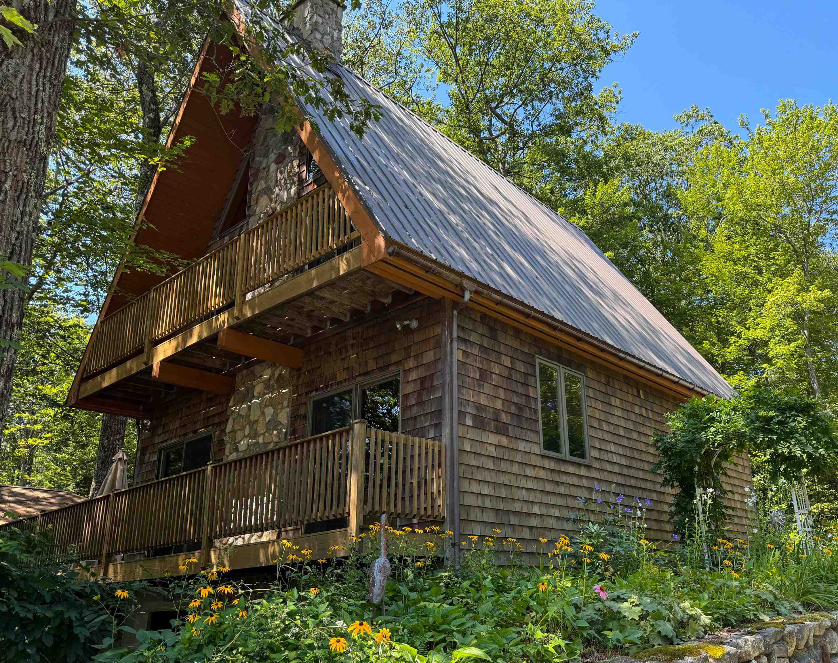 9 Autumn Ln, Newbury, NH 03255