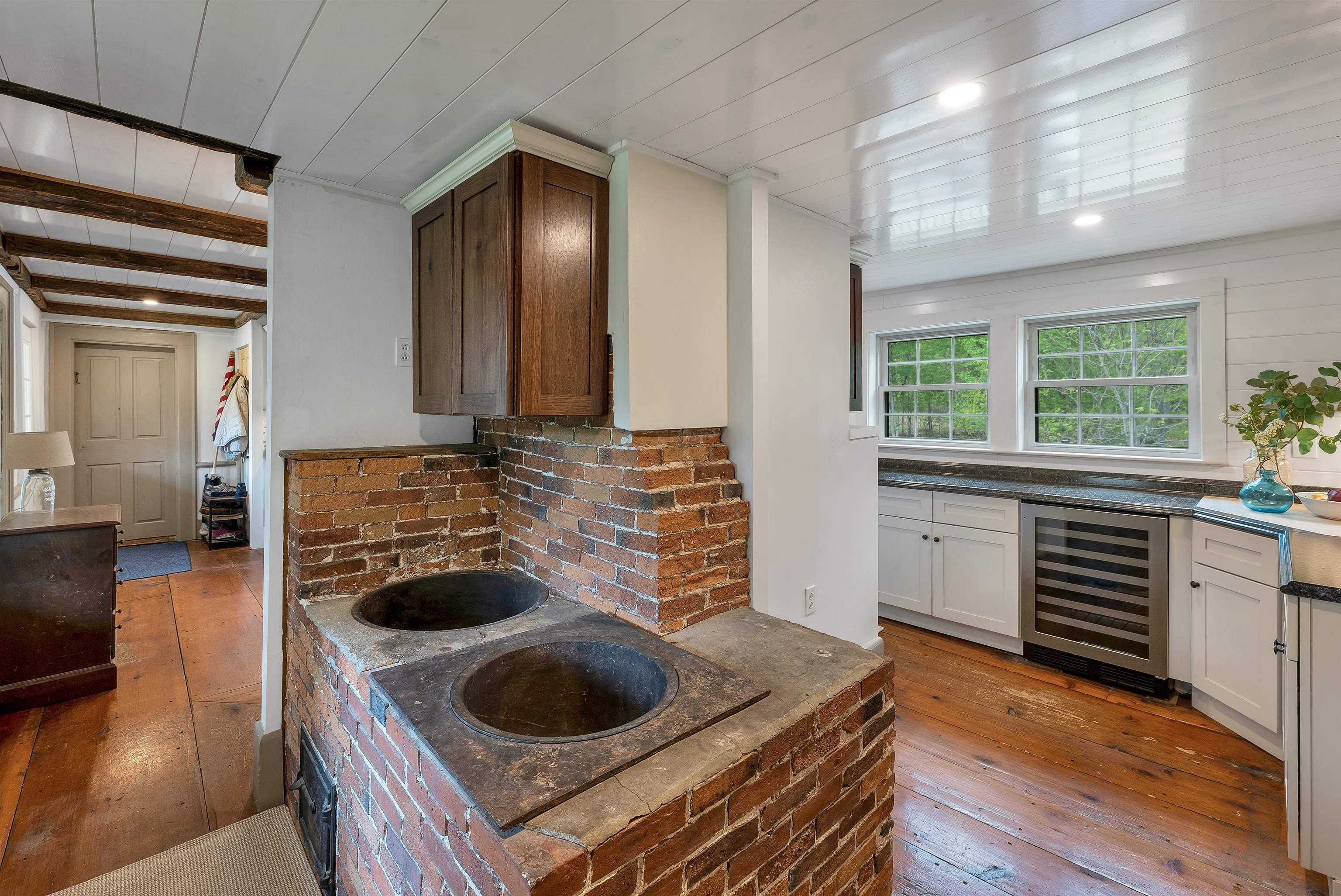 52 Lyford Rd, Brookfield, NH 03872