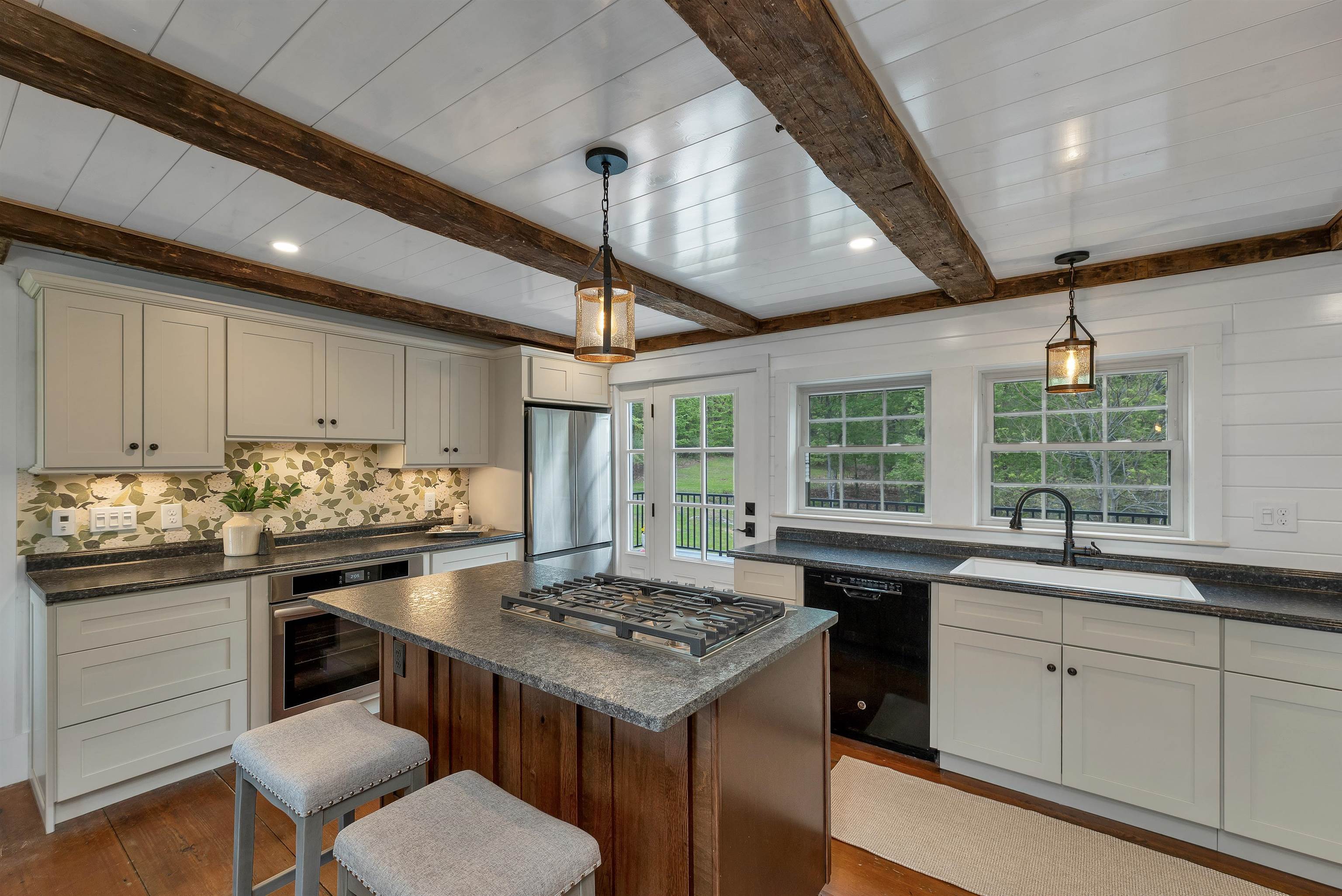 52 Lyford Rd, Brookfield, NH 03872