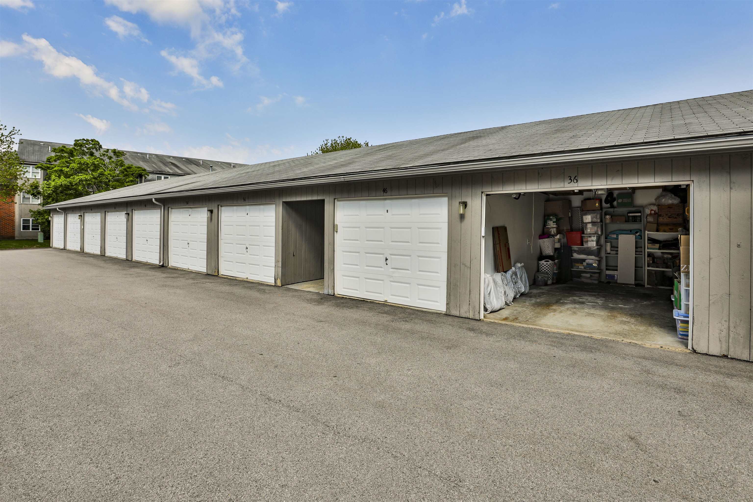 7 Blackstone Dr, Nashua, NH 03063