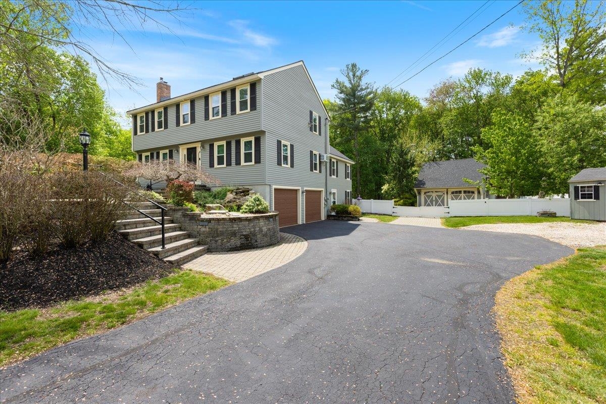 4 Applewood Ln, Salem, NH 03079
