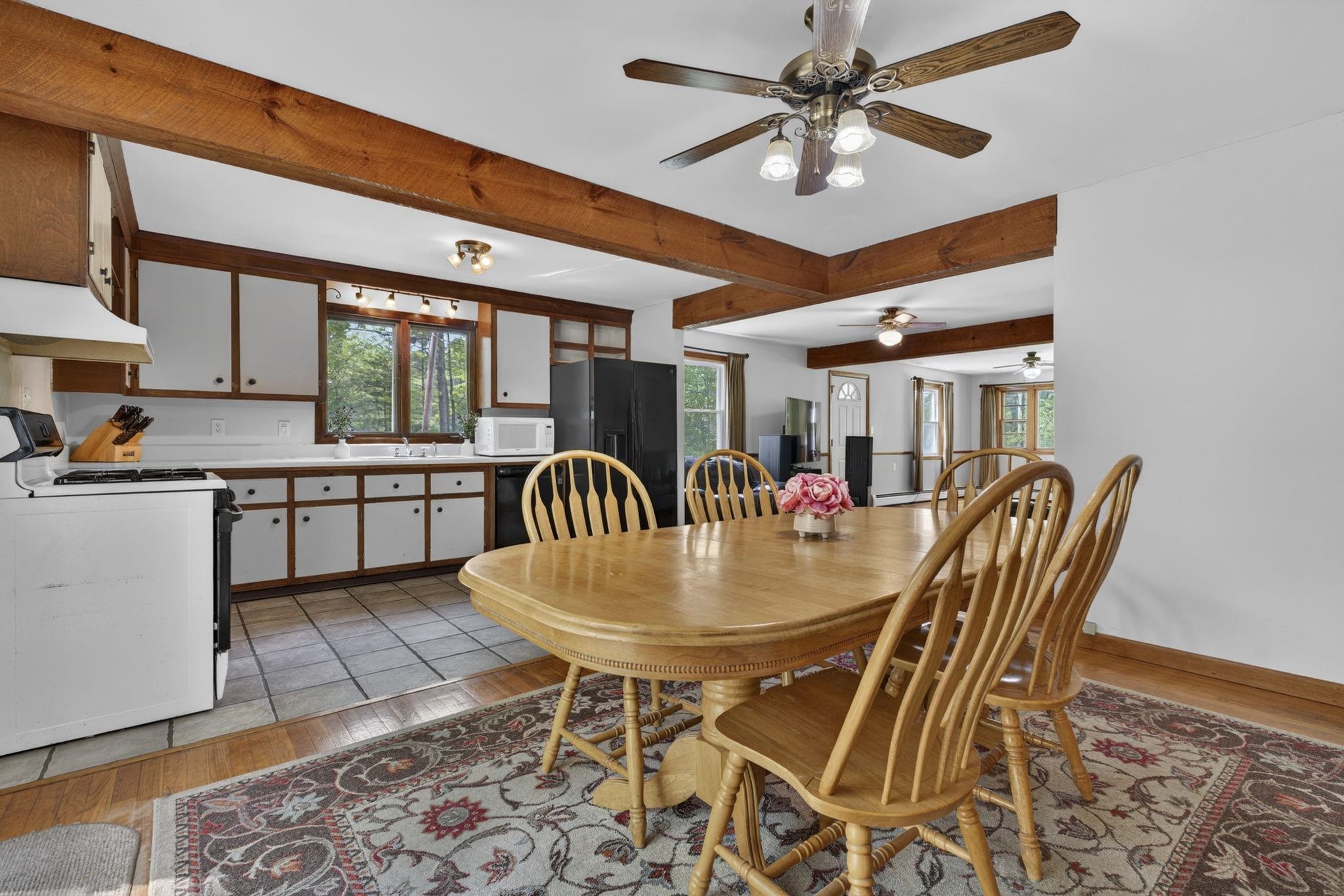 112 Main St, Candia, NH 03034