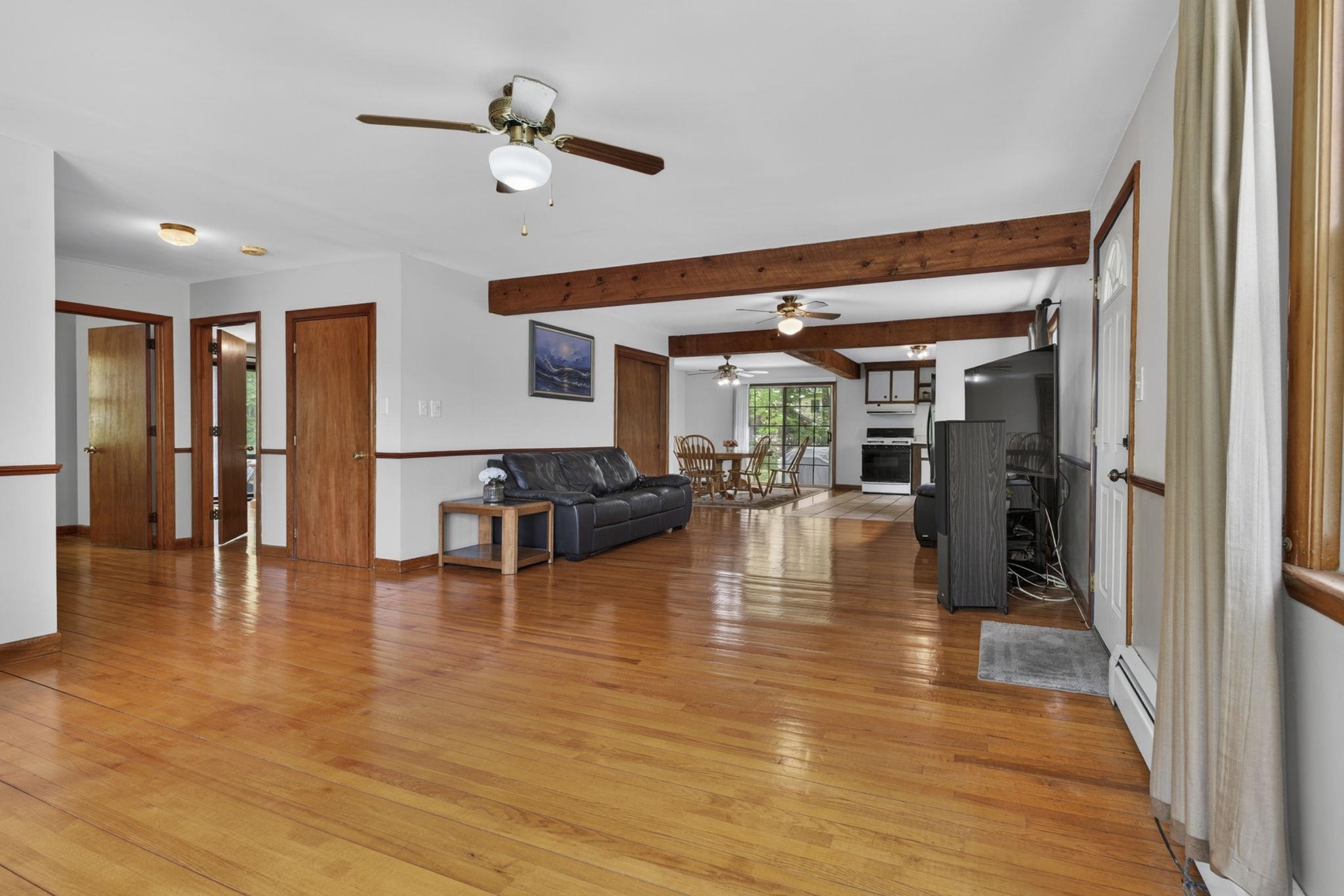 112 Main St, Candia, NH 03034
