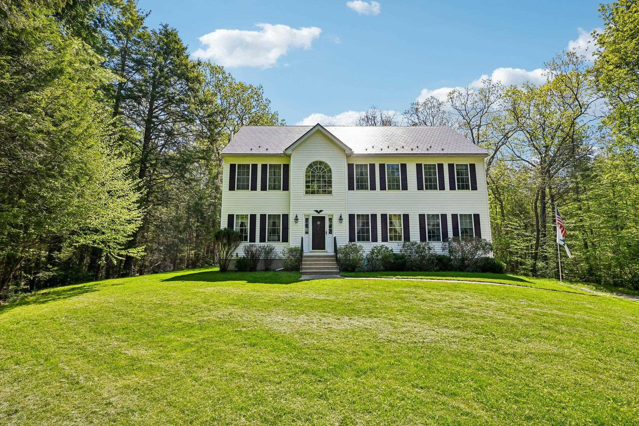79 Emerald Dr, Danville, NH 03819