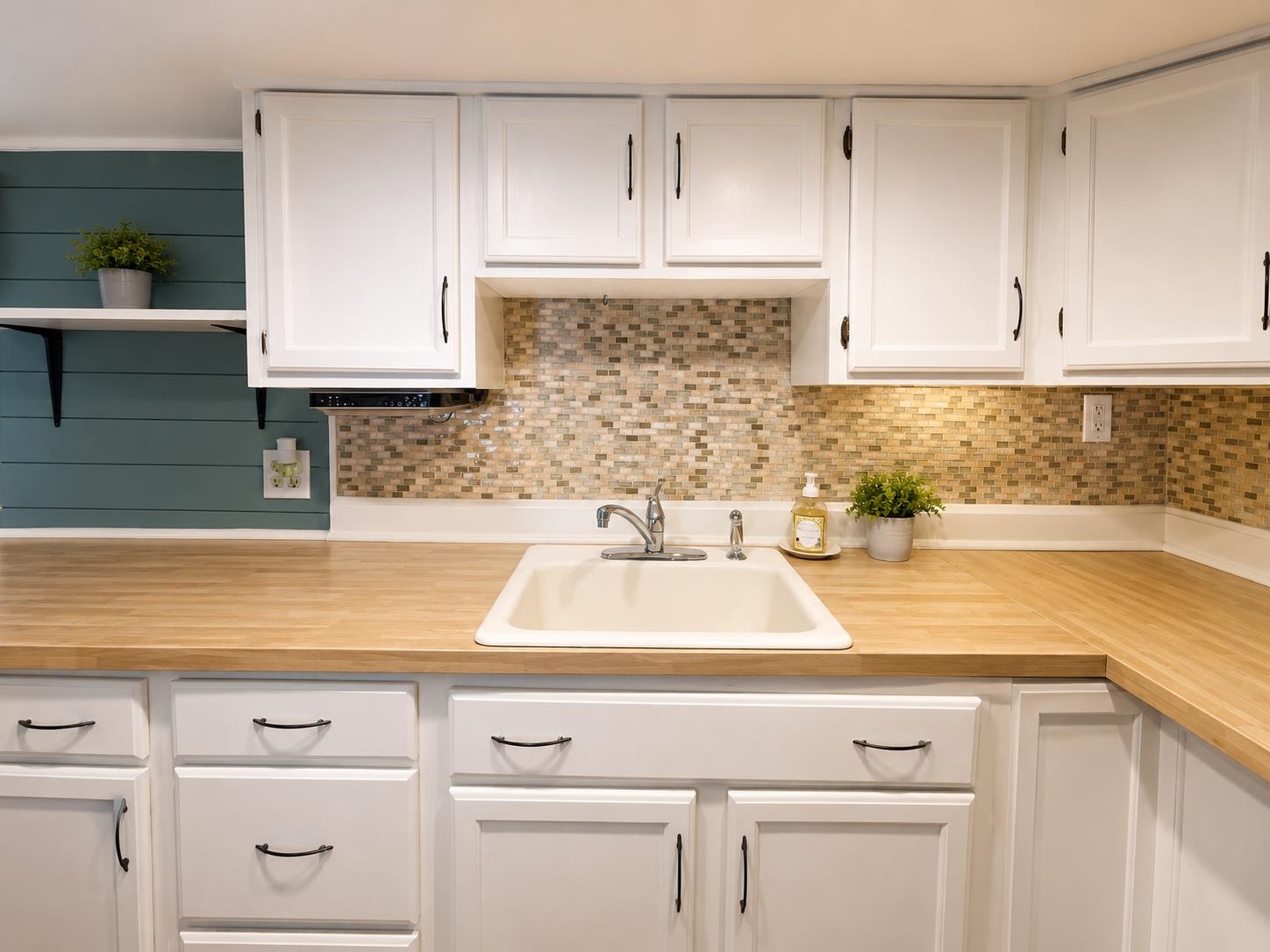 16 Fourth St, Bristol, NH 03222