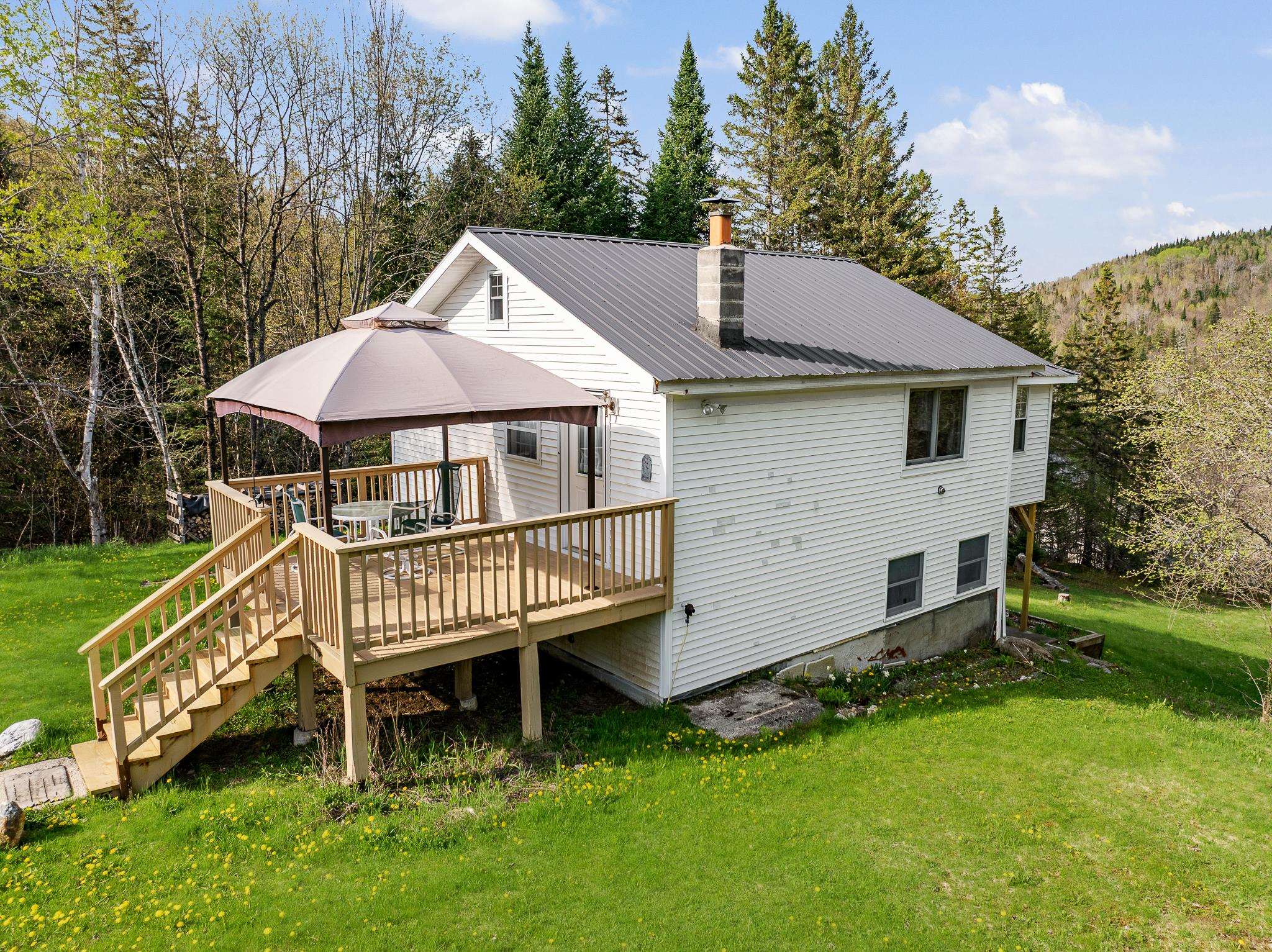 127 Hollow Rd, Stewartstown, NH 03576