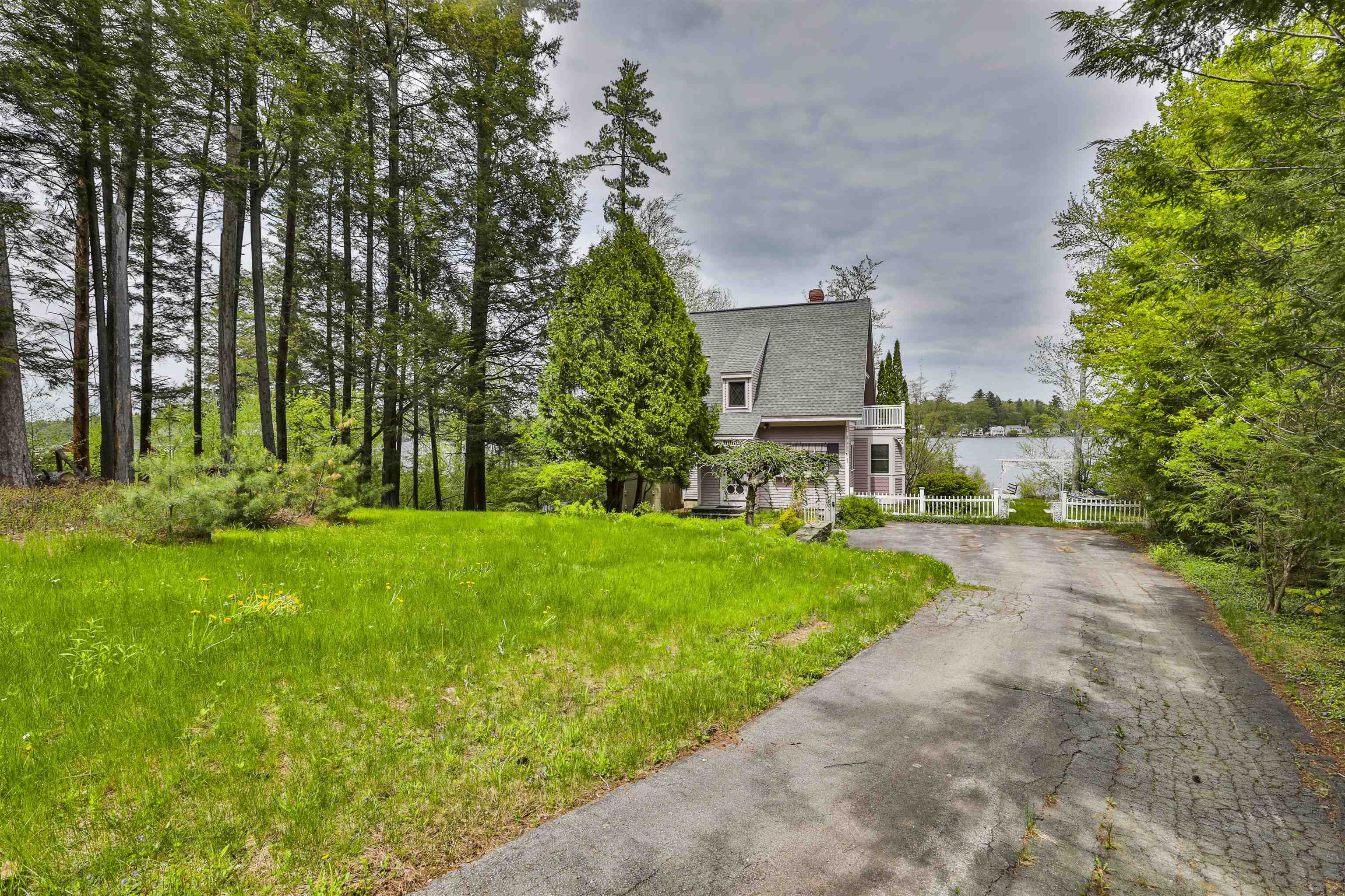 34 Baker Ave, Deerfield, NH 03037