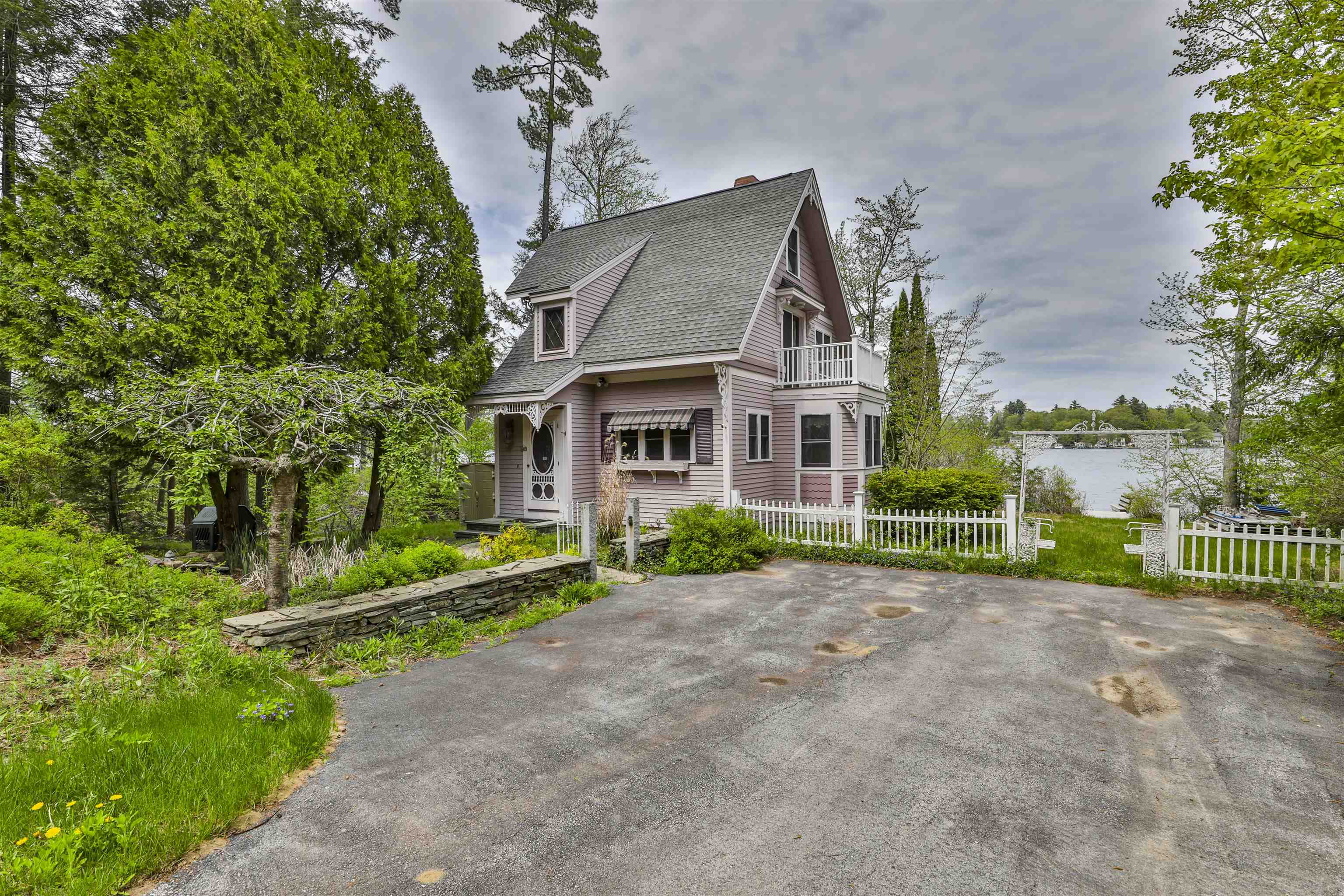 34 Baker Ave, Deerfield, NH 03037