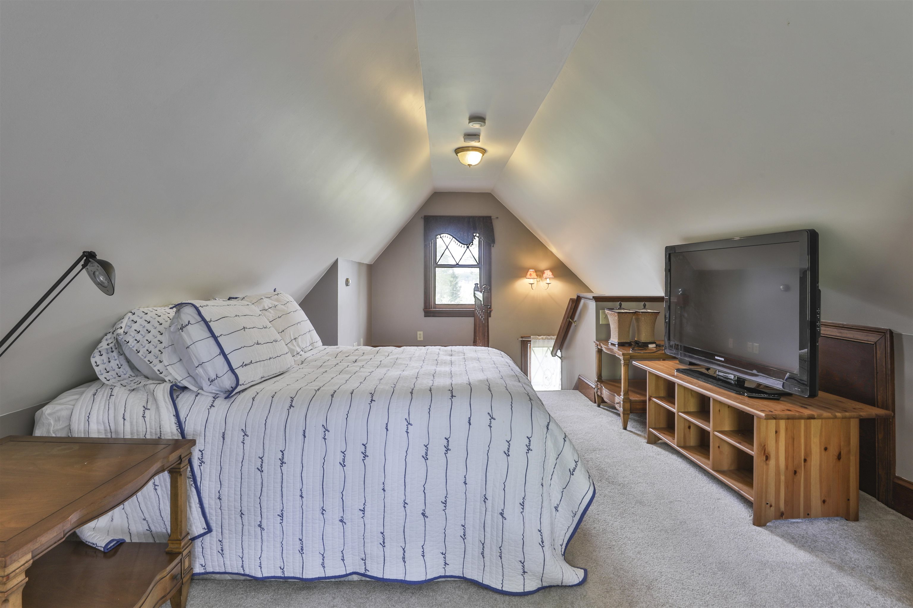 34 Baker Ave, Deerfield, NH 03037