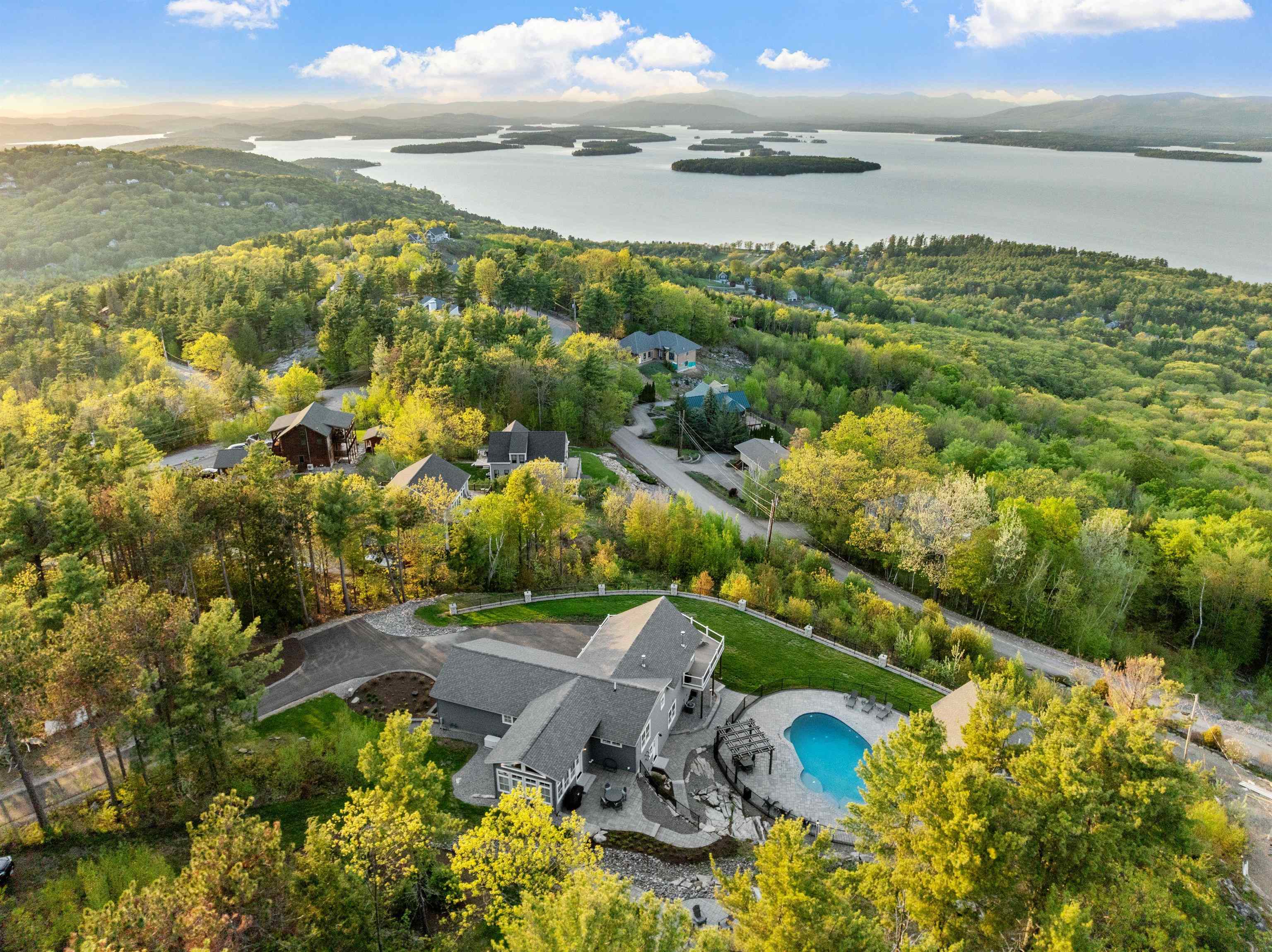 24 Trailview Dr, Gilford, NH 03249